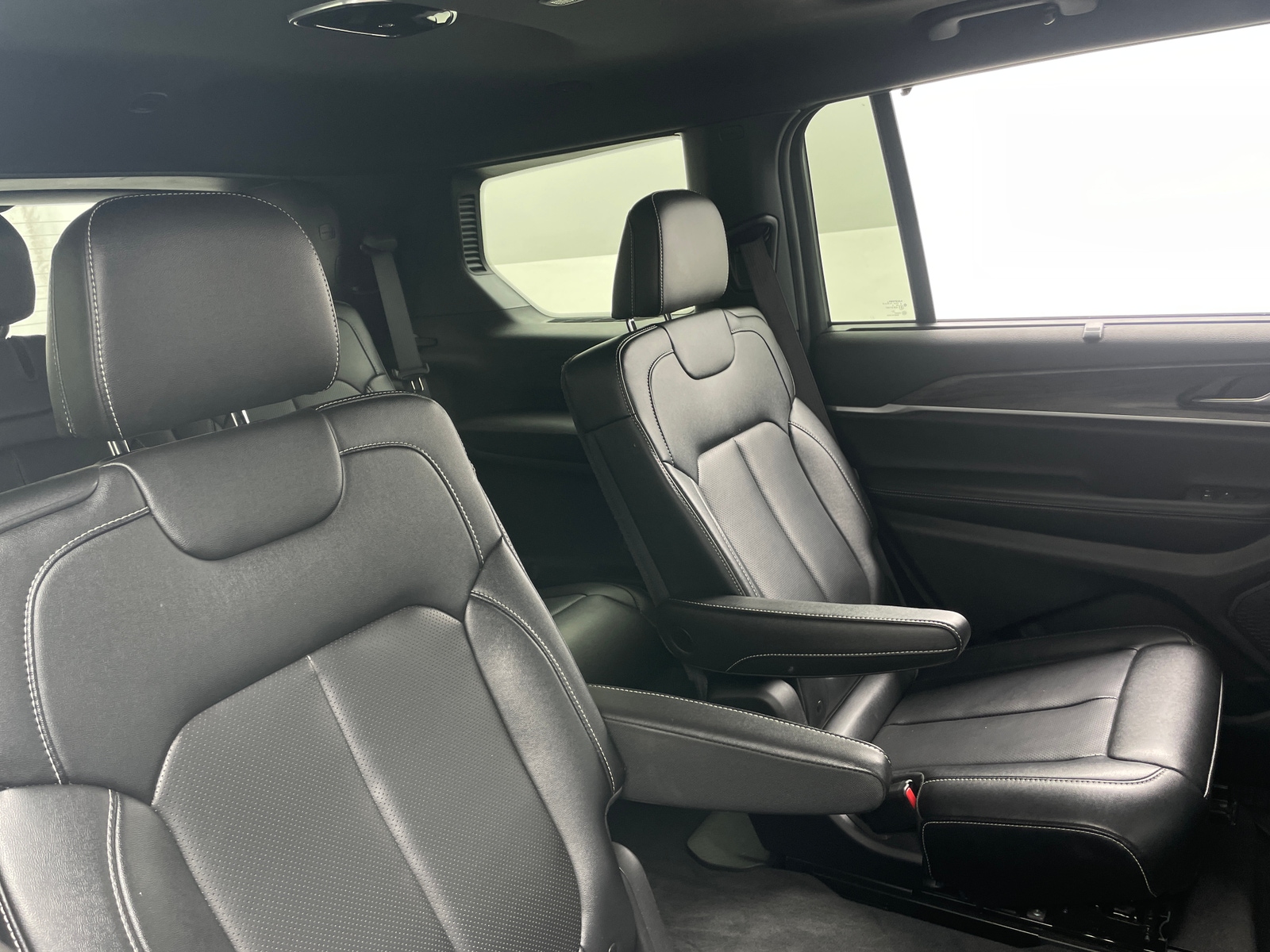 Thumbnail: 2024 Jeep Grand Cherokee L - 5
