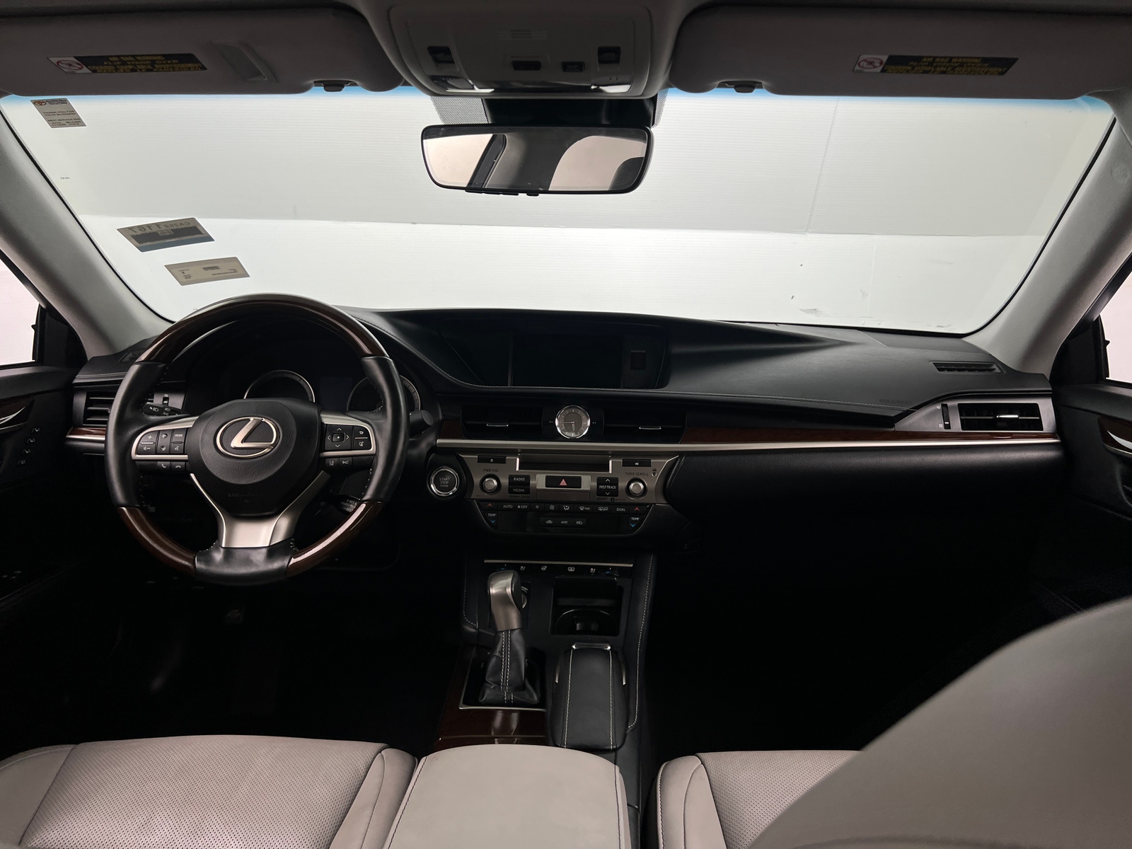 Thumbnail: 2018 Lexus ES - 2