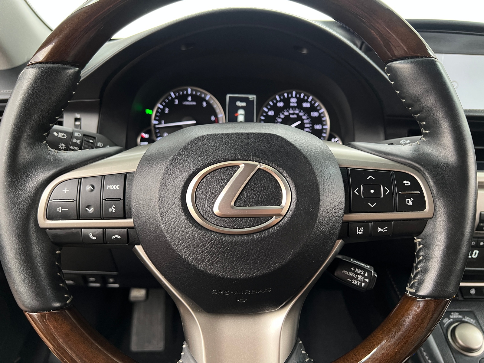 Thumbnail: 2018 Lexus ES - 4