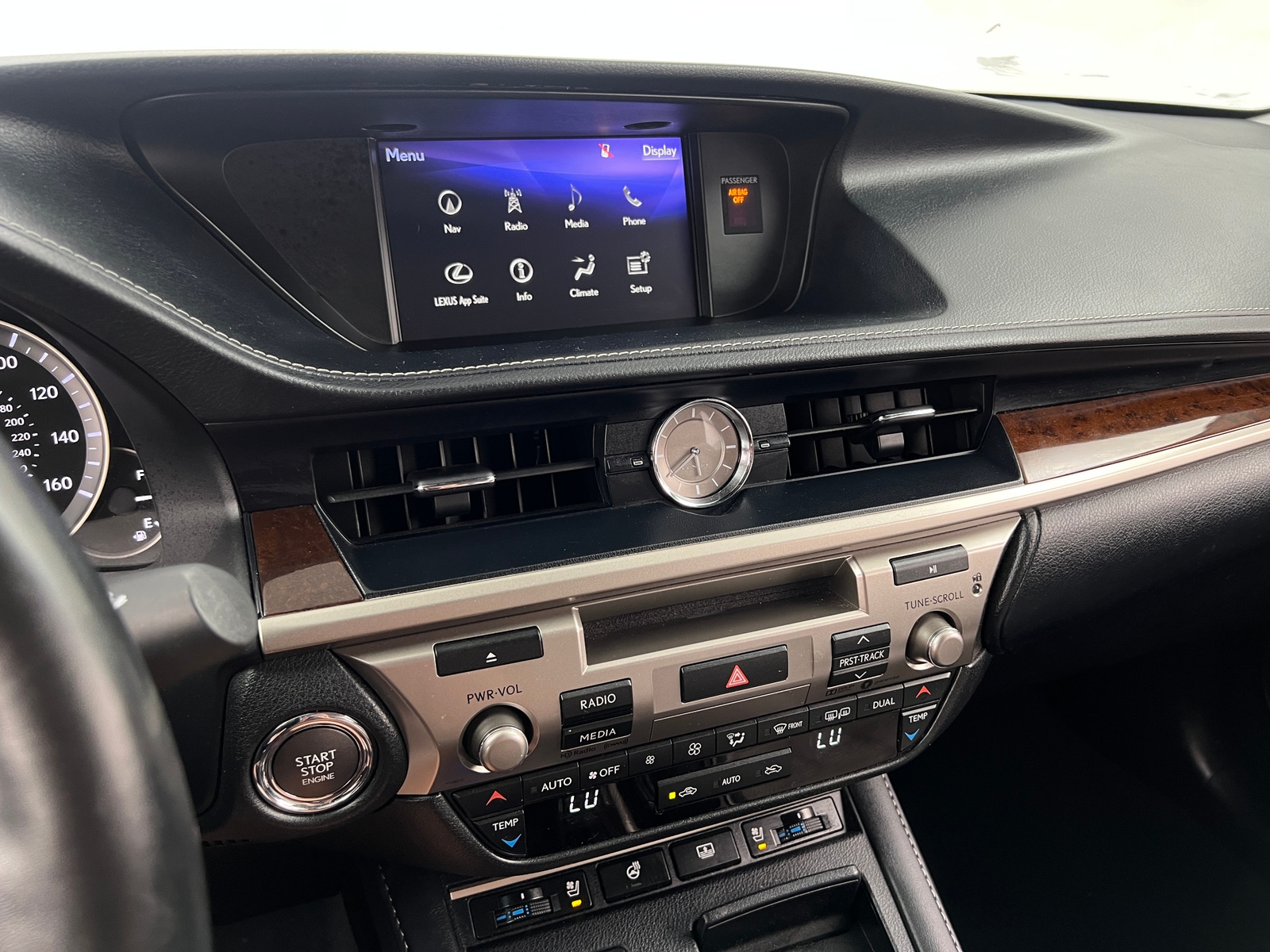 Thumbnail: 2018 Lexus ES - 3
