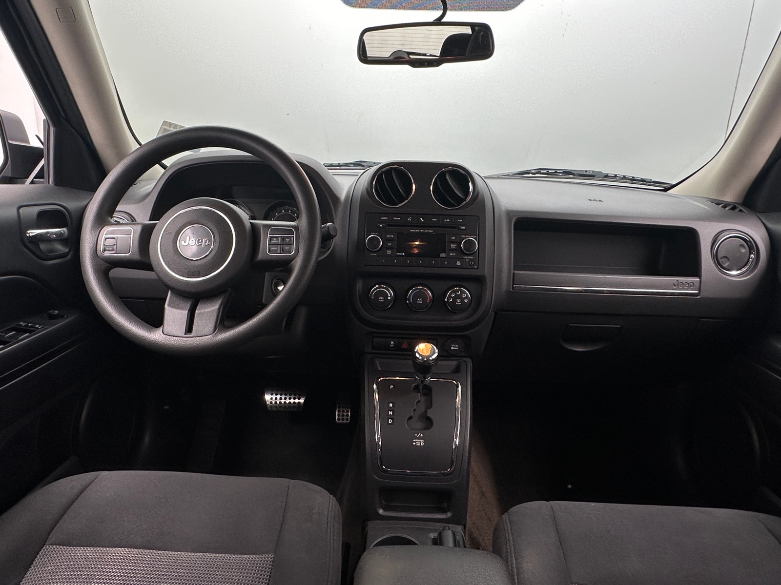 Thumbnail: 2015 Jeep Patriot - 3