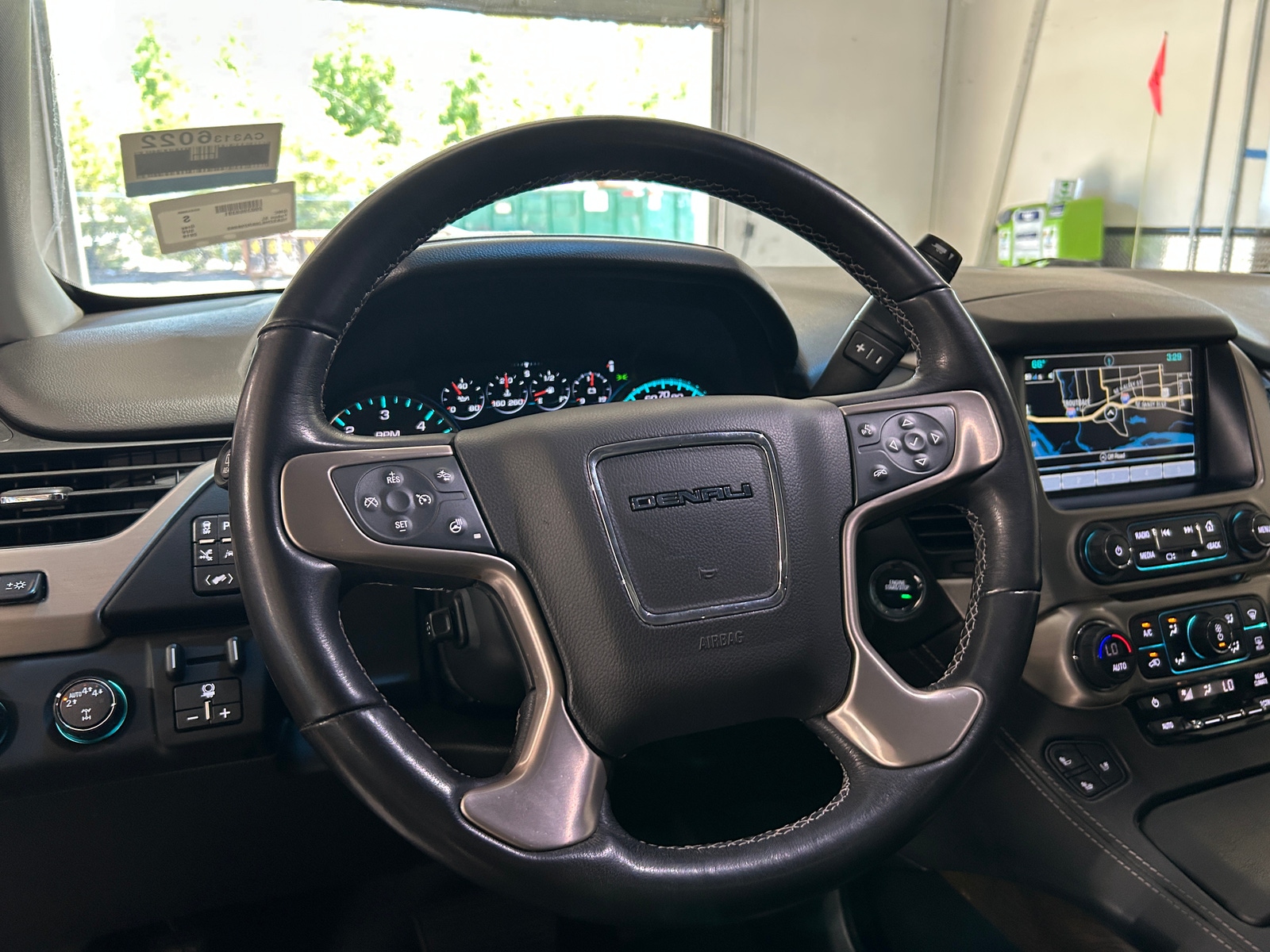 Thumbnail: 2019 GMC Yukon XL - 4