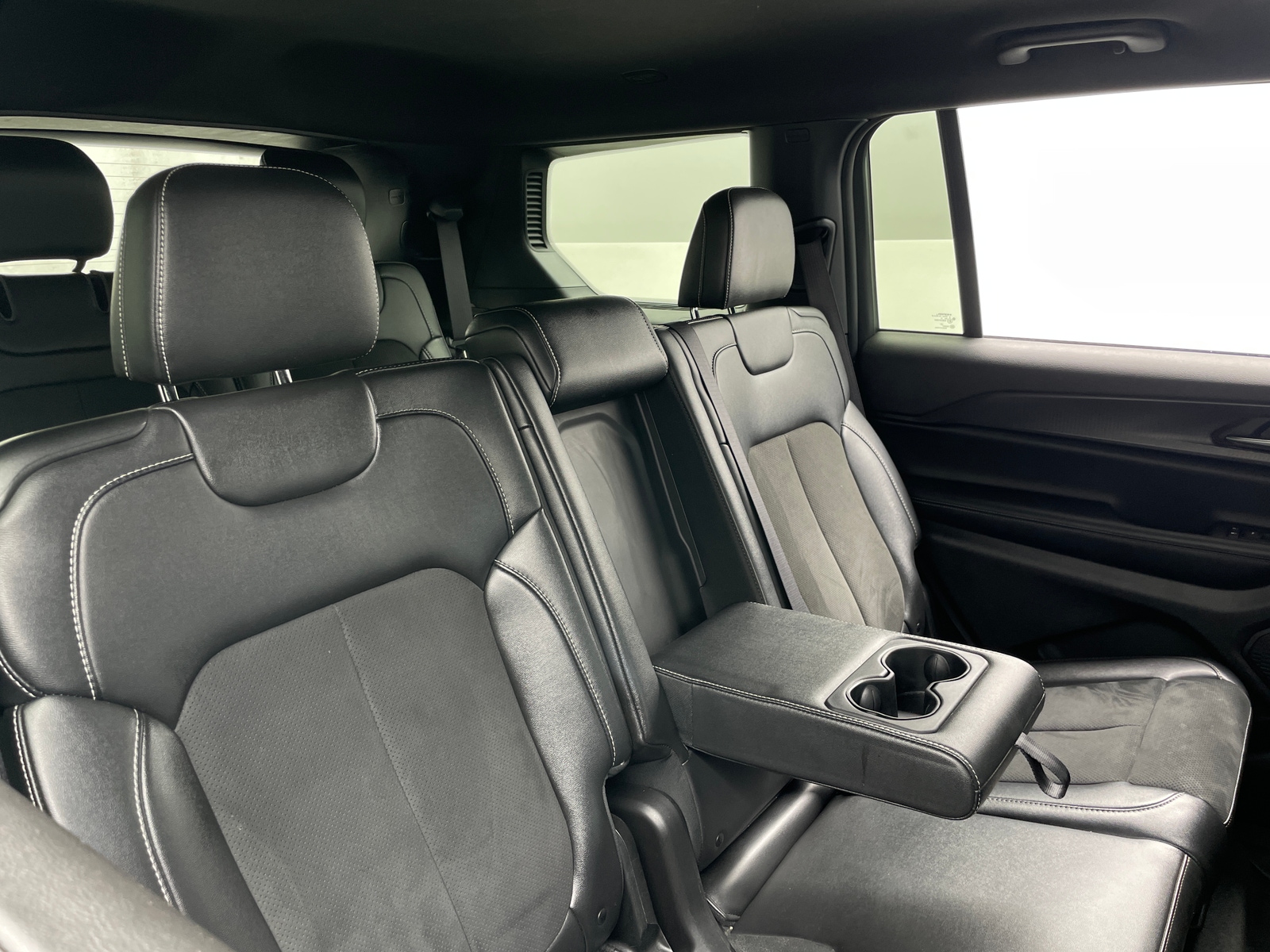 Thumbnail: 2024 Jeep Grand Cherokee L - 5