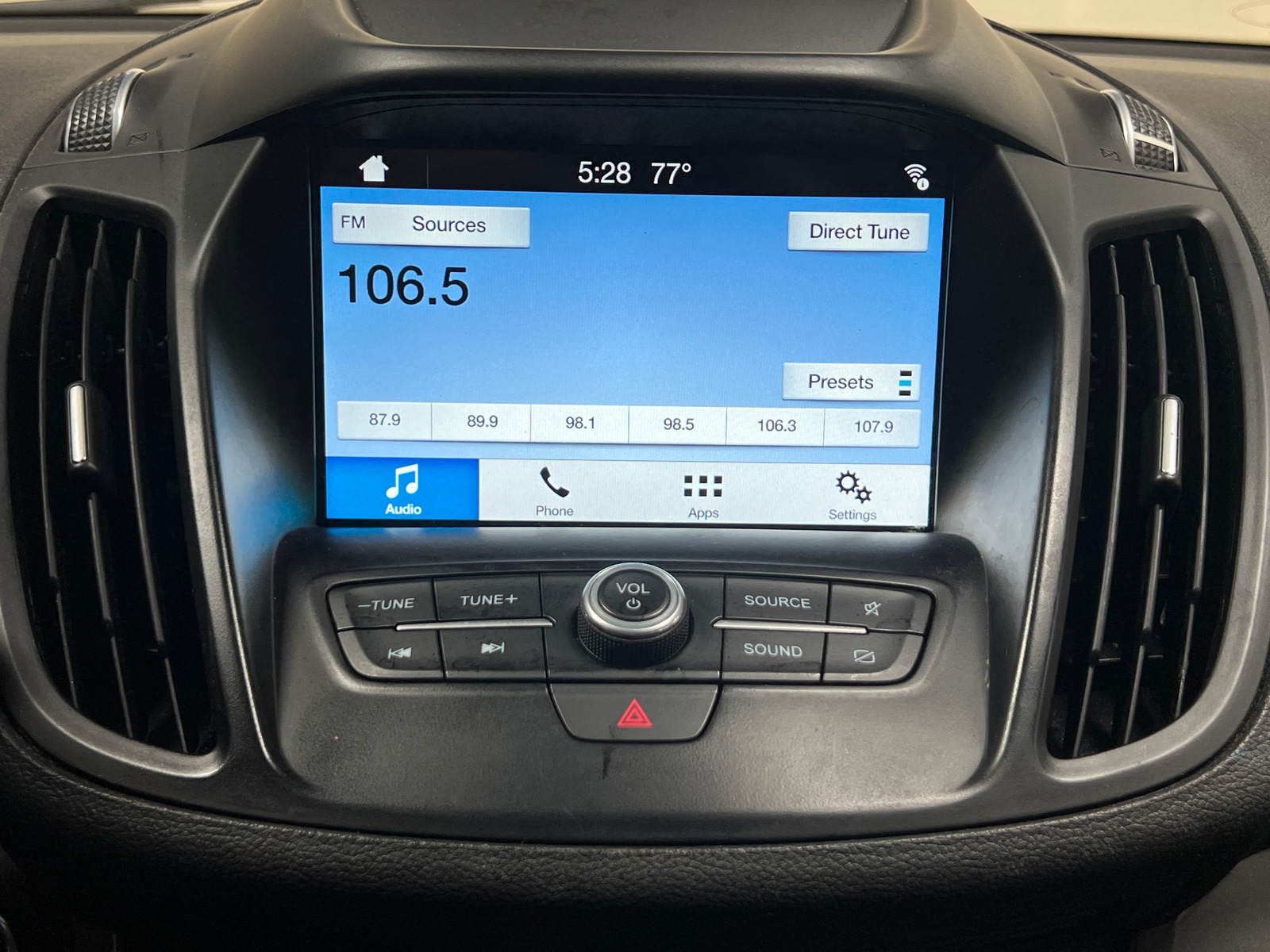 Thumbnail: 2019 Ford Escape - 4
