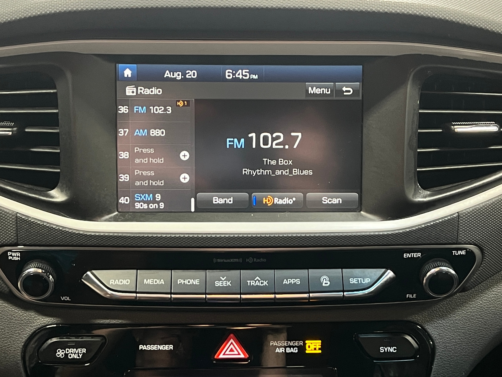 Thumbnail: 2019 Hyundai Ioniq - 4