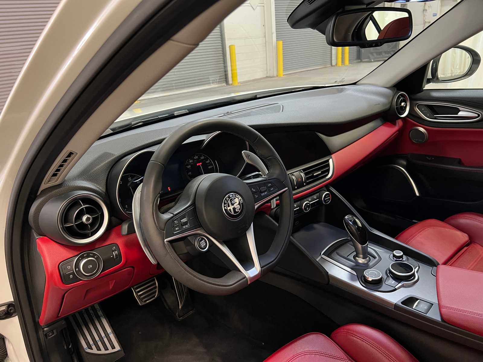 Thumbnail: 2017 Alfa Romeo Giulia - 2