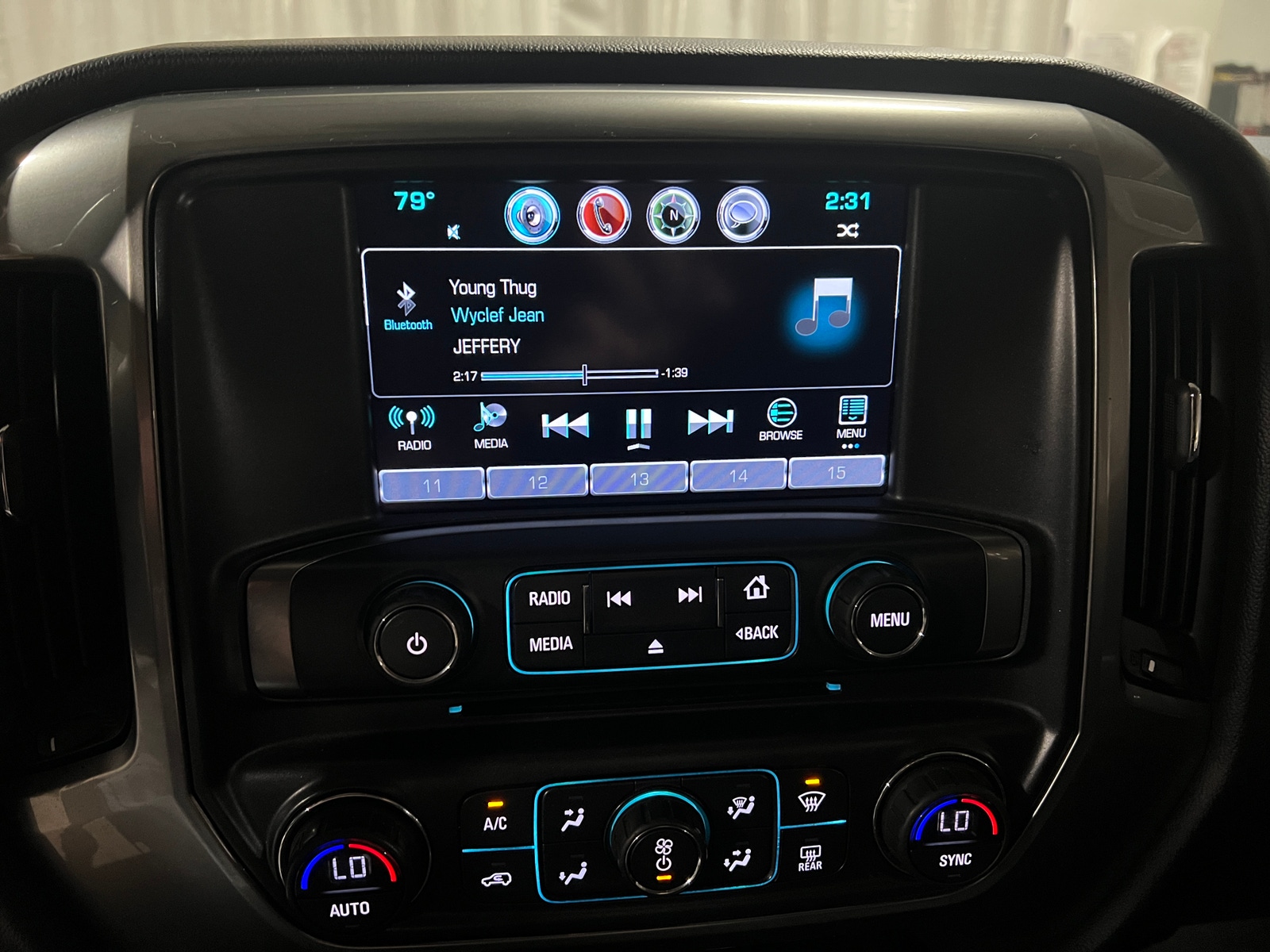 Thumbnail: 2017 Chevrolet Silverado 1500 - 4