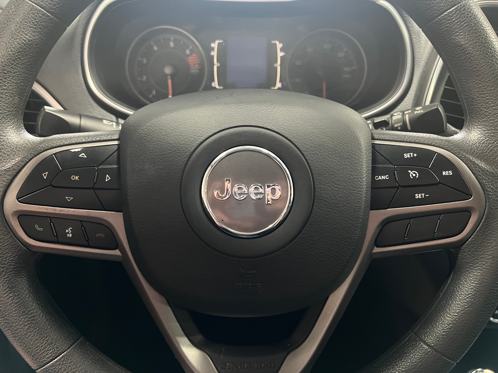 Thumbnail: 2021 Jeep Cherokee - 5