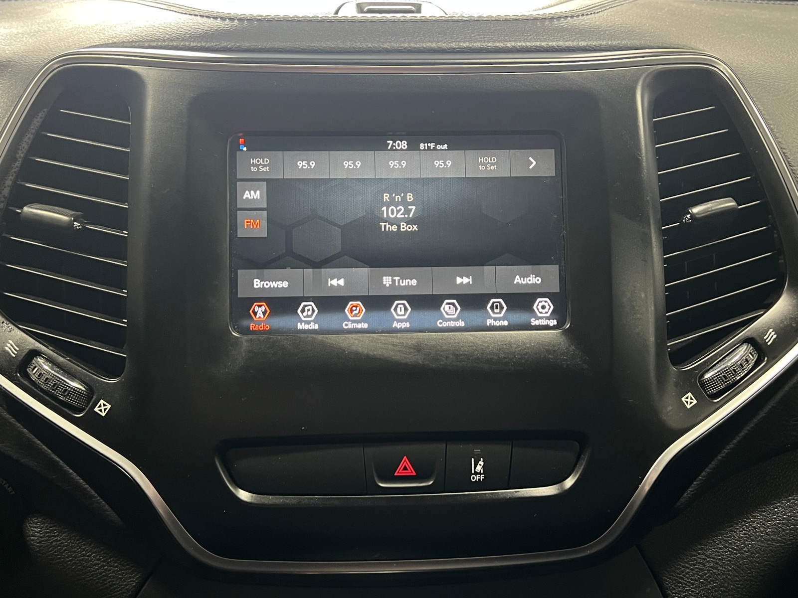 Thumbnail: 2021 Jeep Cherokee - 4