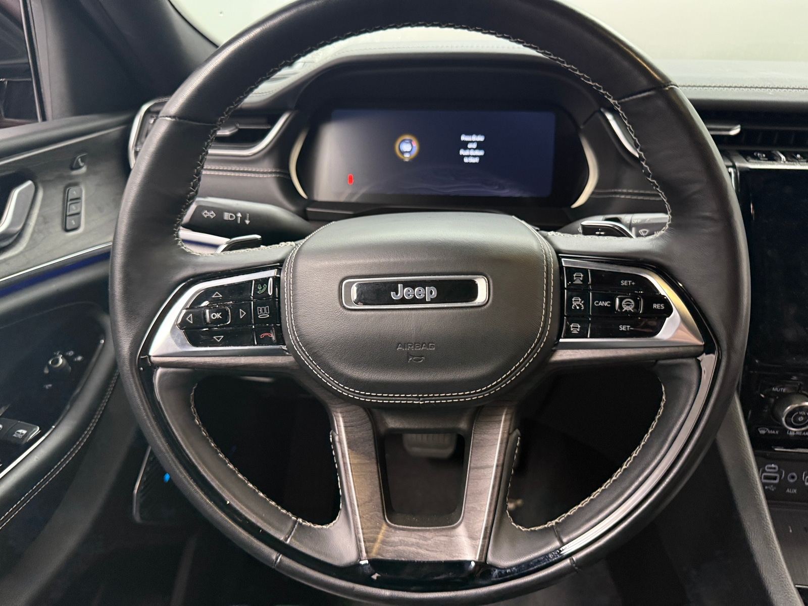Thumbnail: 2022 Jeep Grand Cherokee L - 4