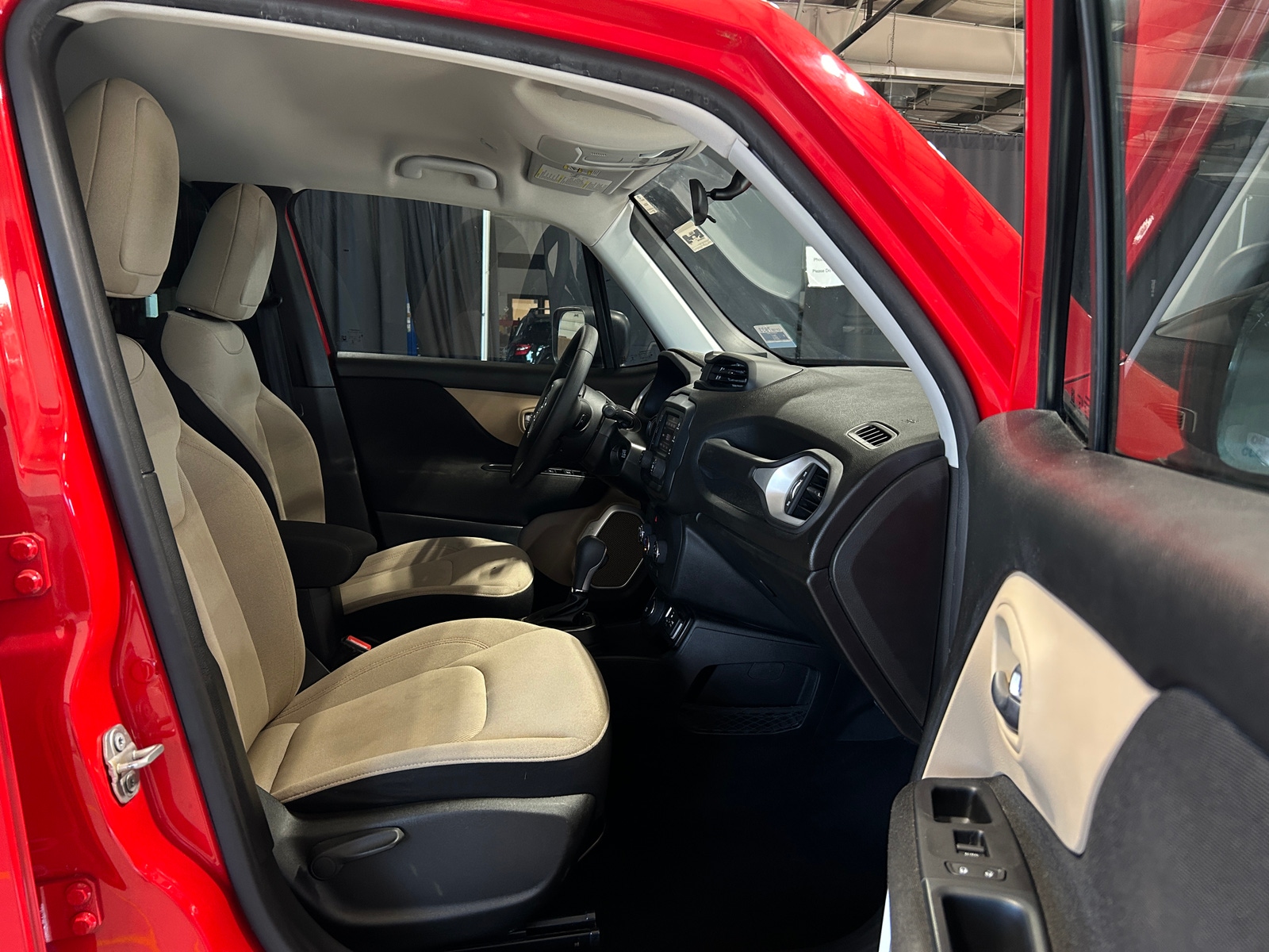 Thumbnail: 2018 Jeep Renegade - 2