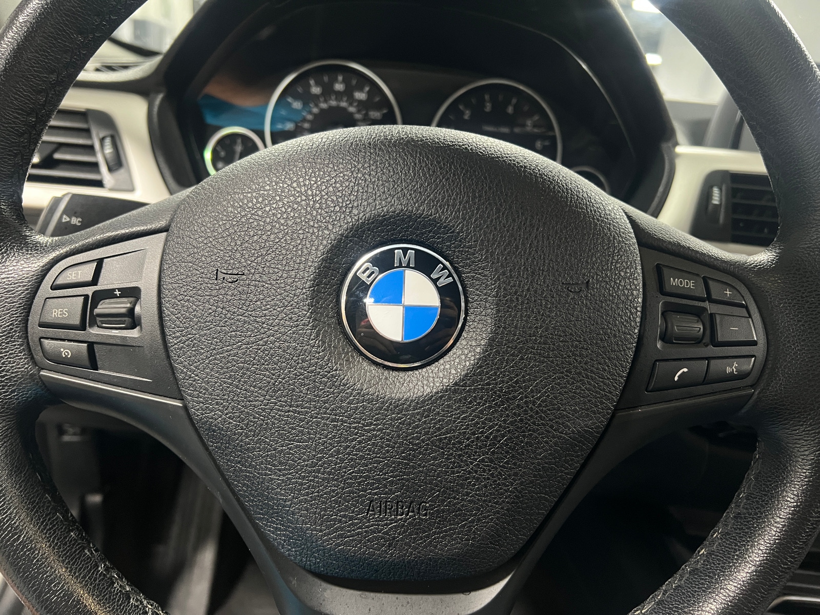 Thumbnail: 2018 BMW 3 Series - 4