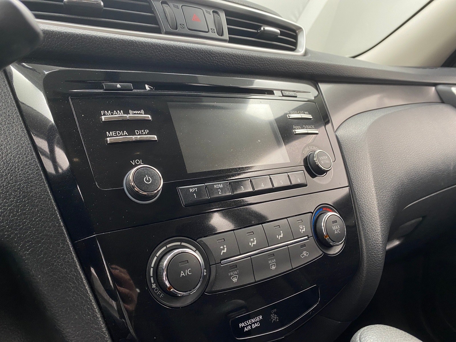 Thumbnail: 2016 Nissan Rogue - 4