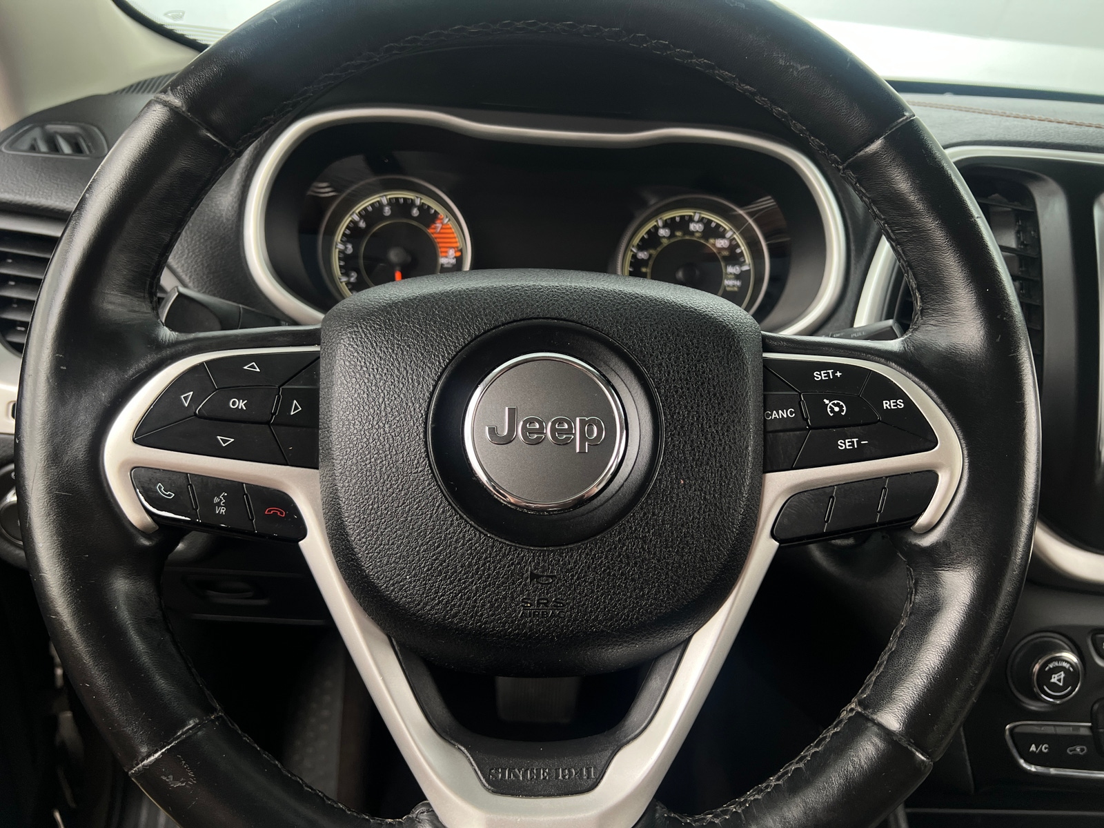 Thumbnail: 2016 Jeep Cherokee - 4