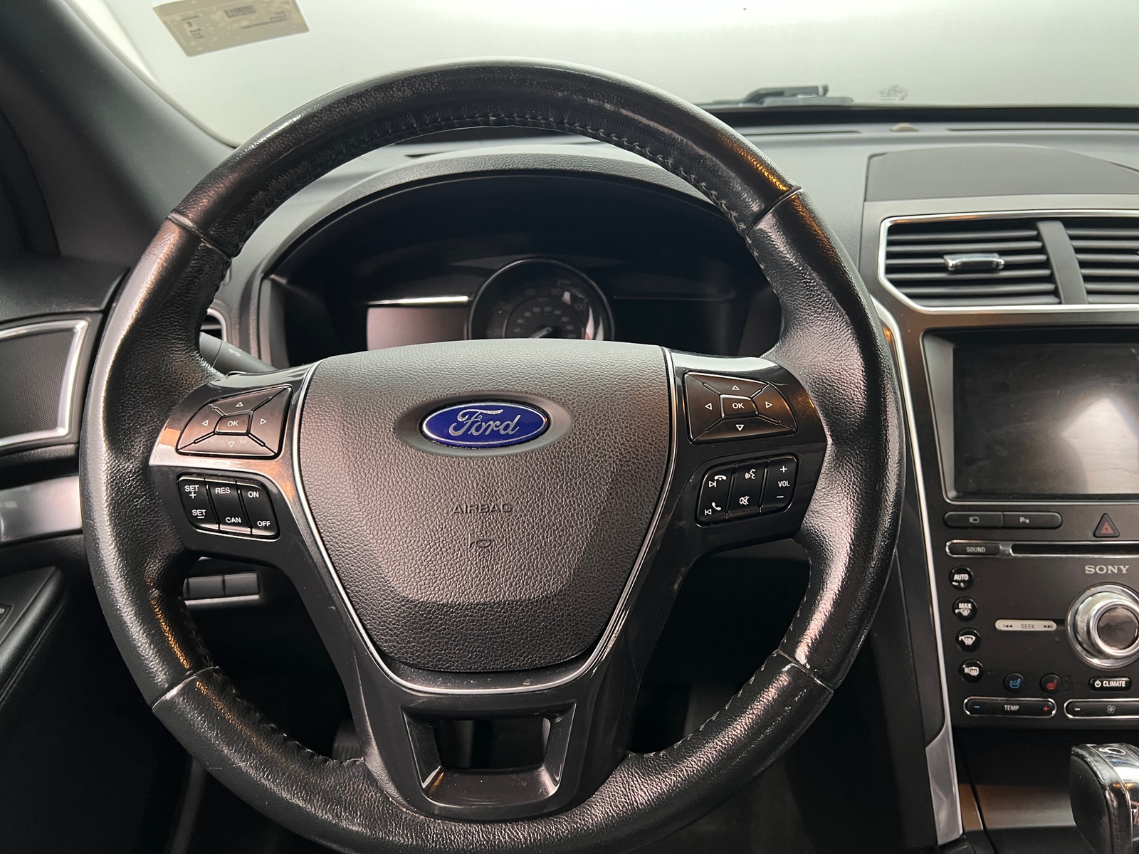Thumbnail: 2017 Ford Explorer - 4
