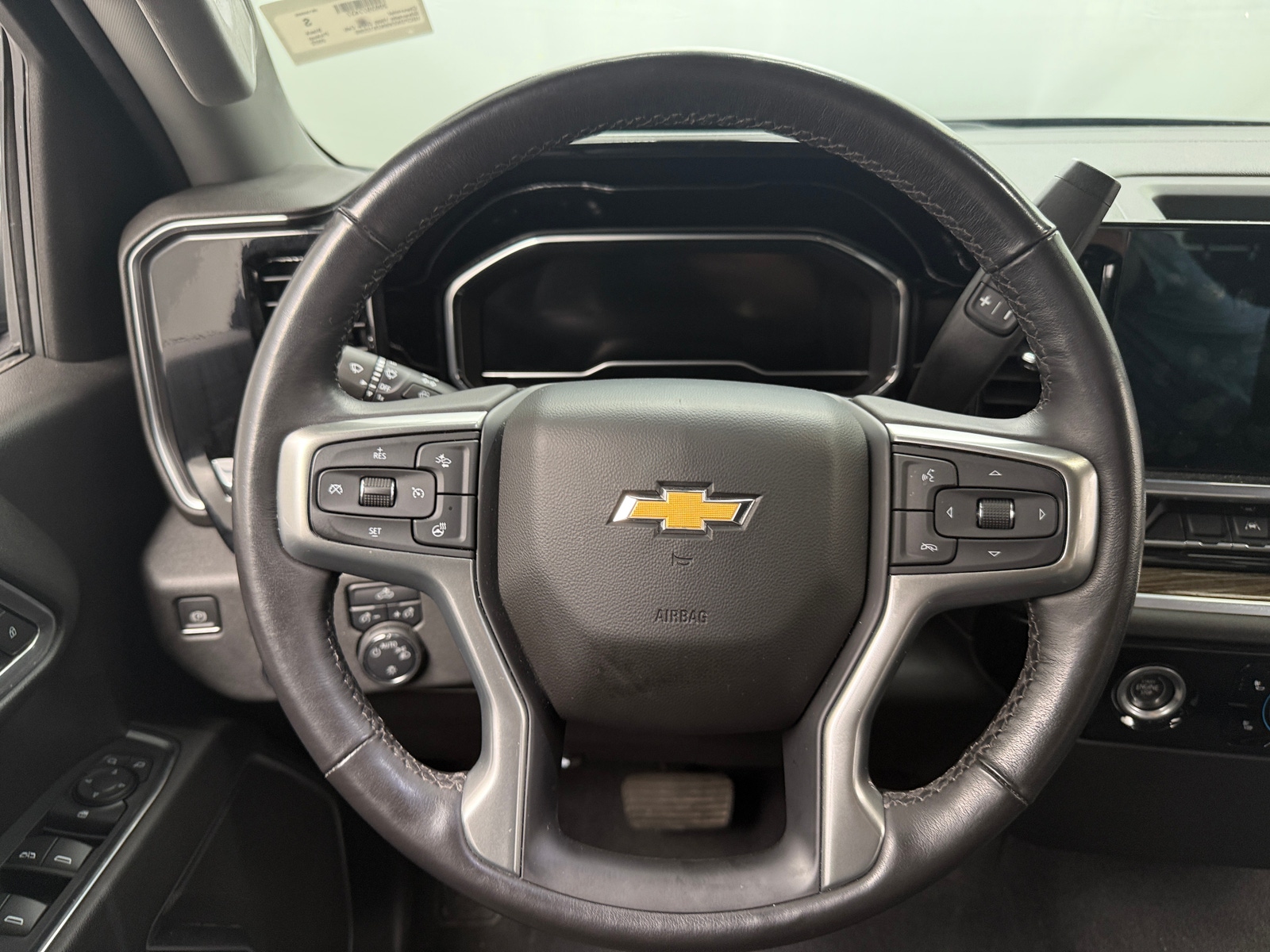 Thumbnail: 2022 Chevrolet Silverado 1500 - 5
