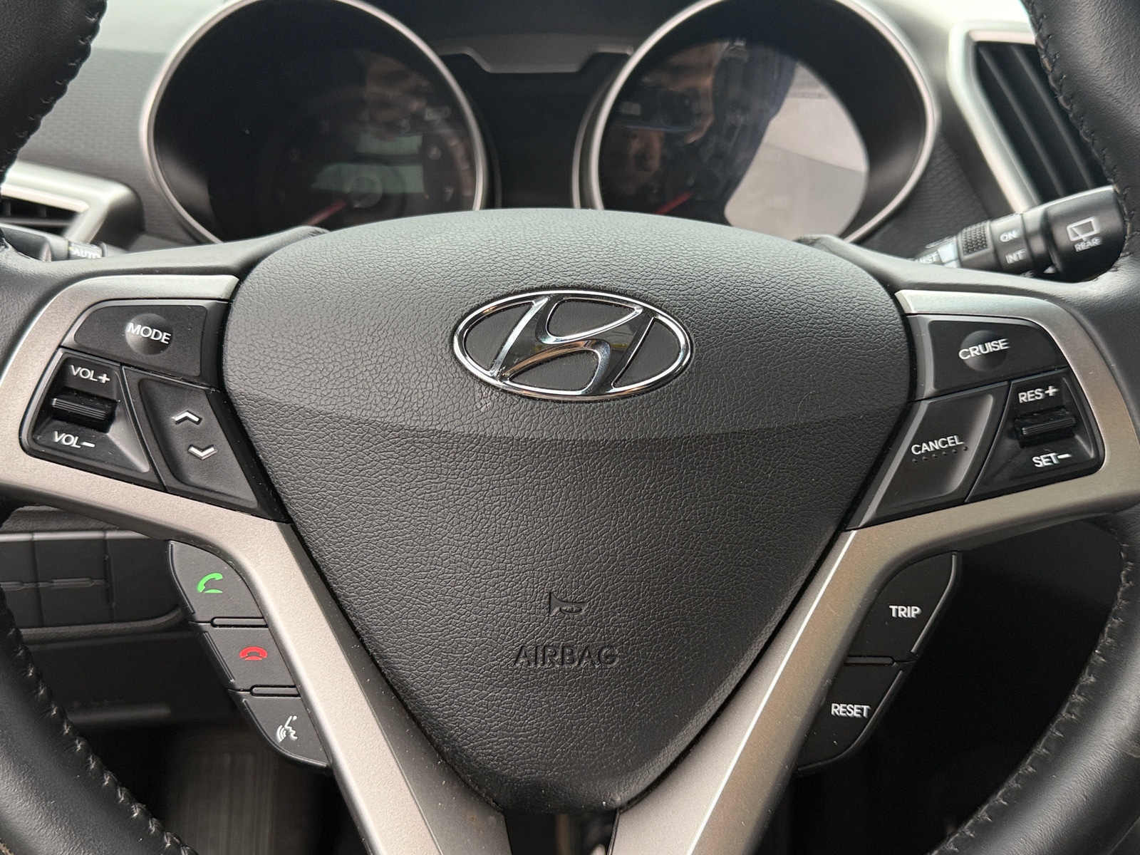 Thumbnail: 2017 Hyundai Veloster - 4