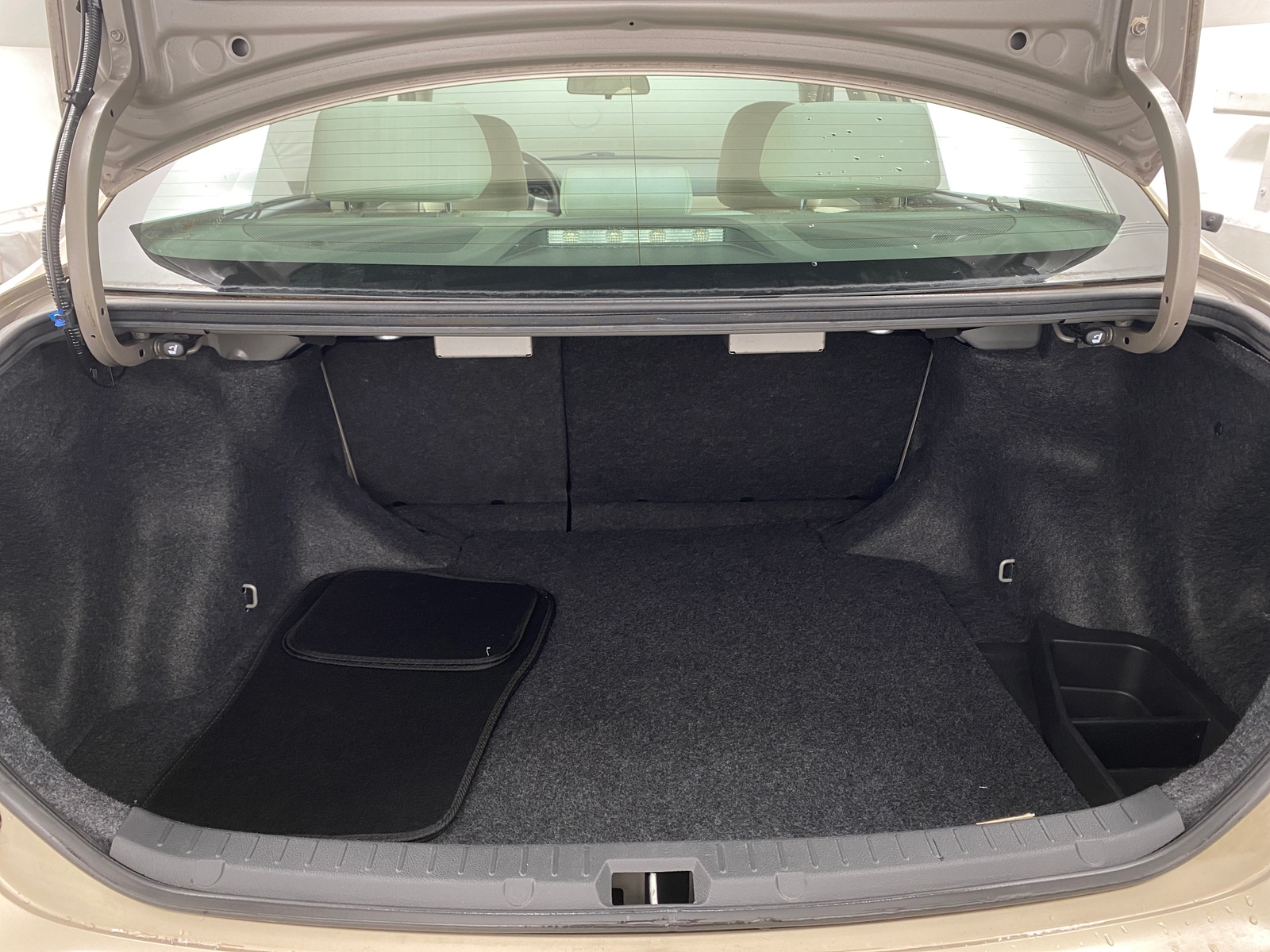 Thumbnail: 2010 Toyota Corolla - 7
