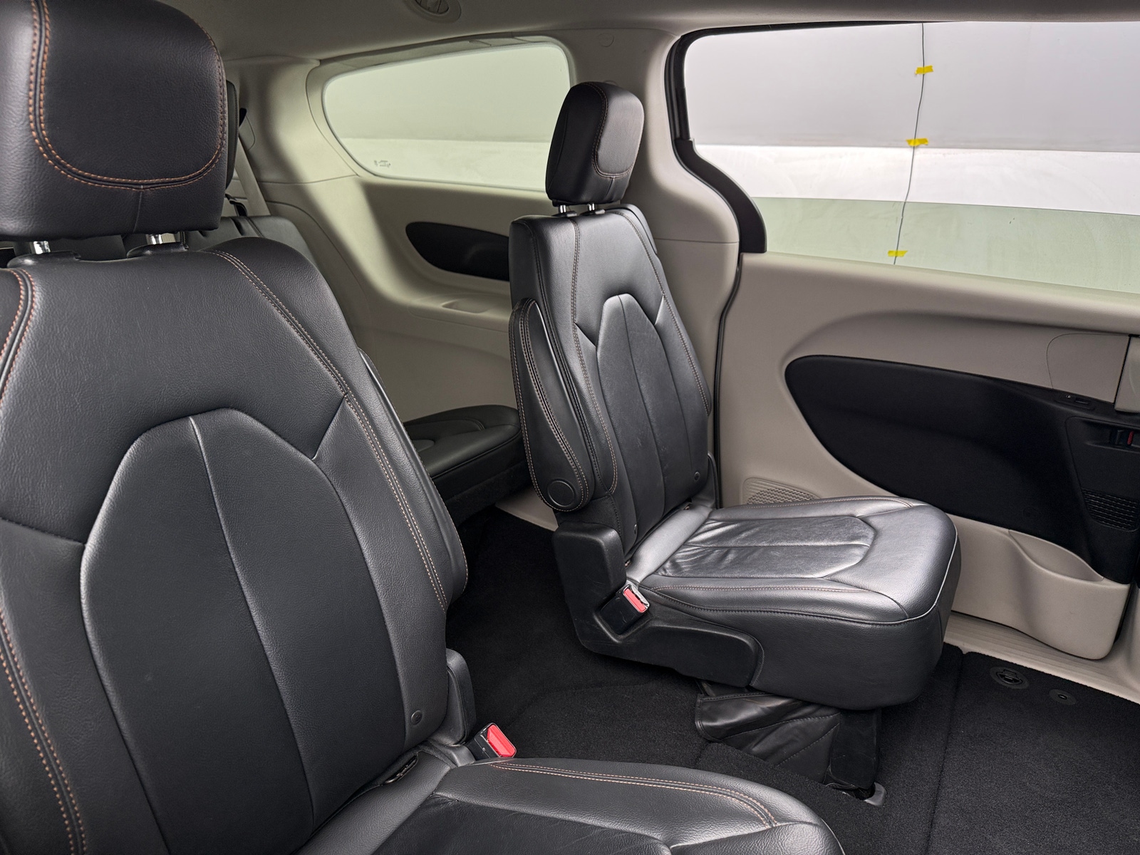 Thumbnail: 2017 Chrysler Pacifica - 5