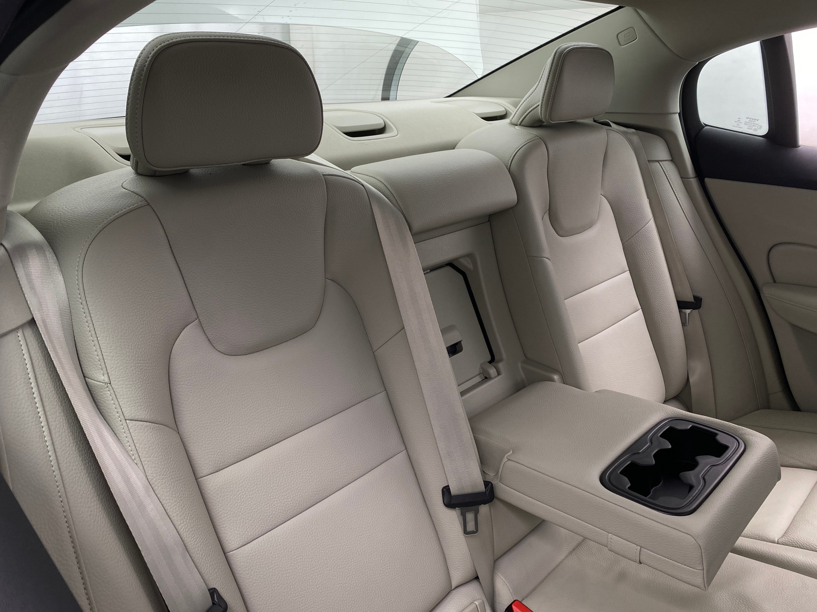 Thumbnail: 2022 Volvo S60 - 5