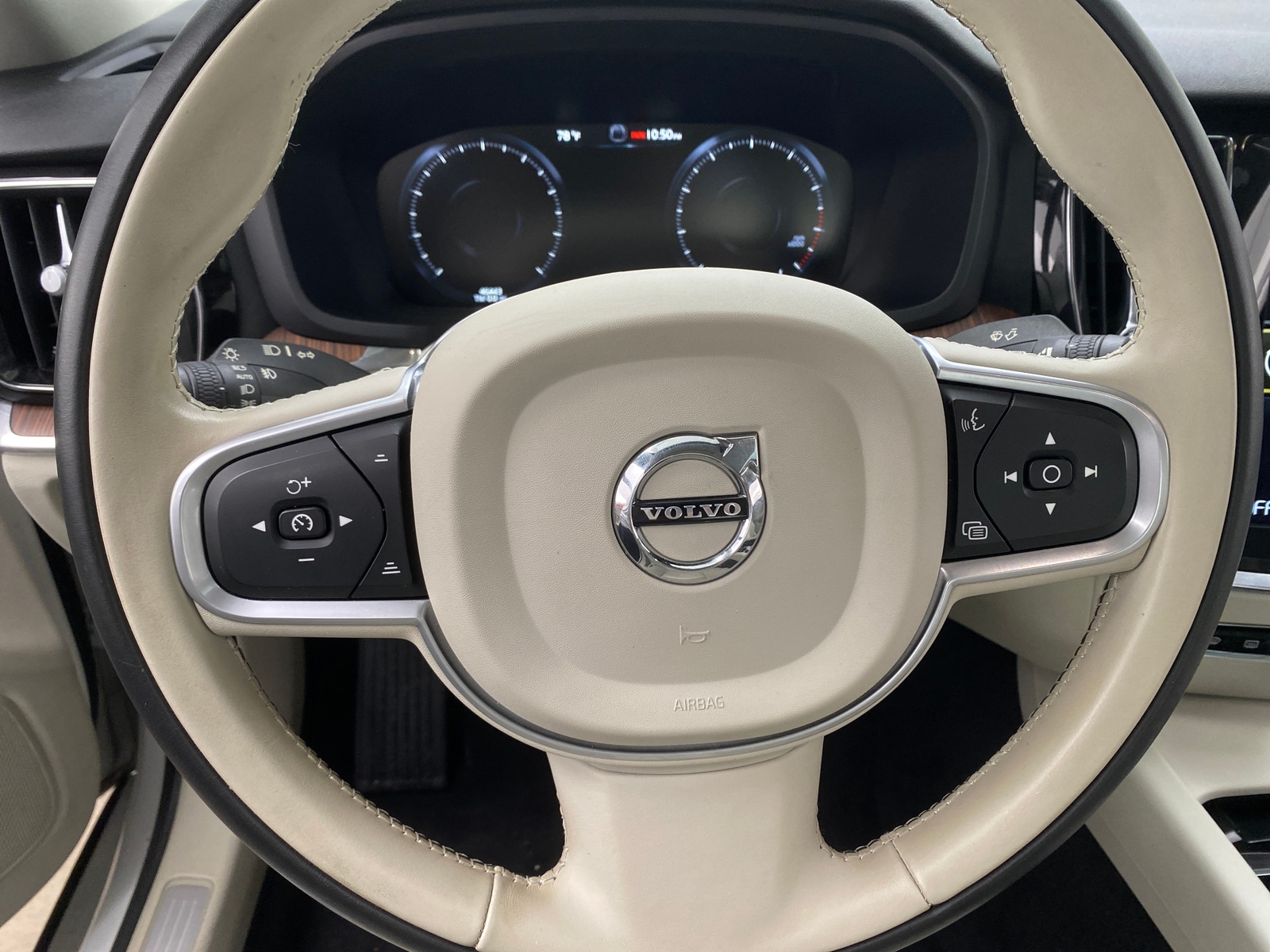 Thumbnail: 2022 Volvo S60 - 4