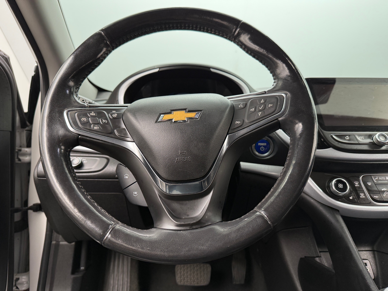 Thumbnail: 2018 Chevrolet Volt - 4