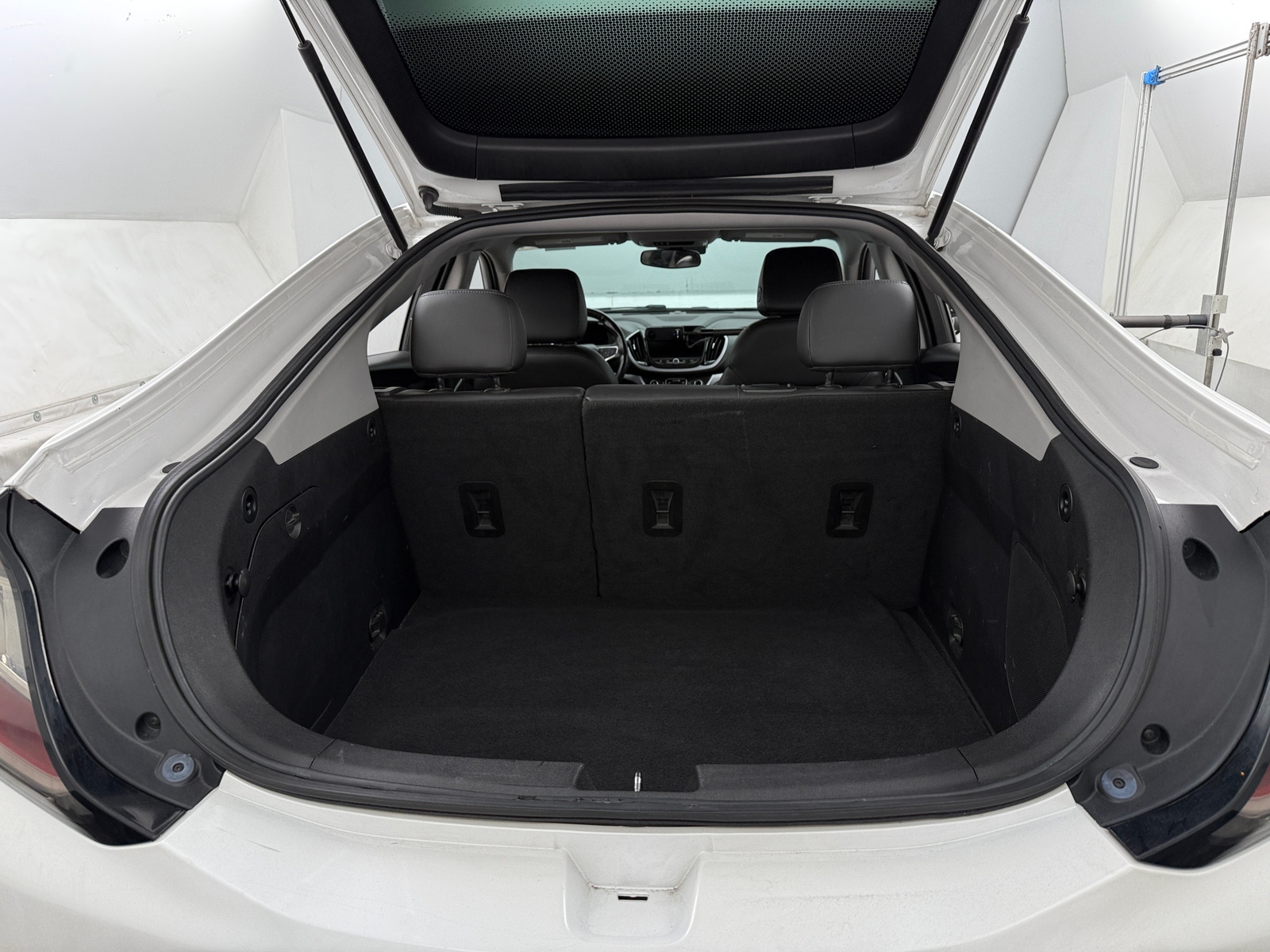 Thumbnail: 2018 Chevrolet Volt - 6