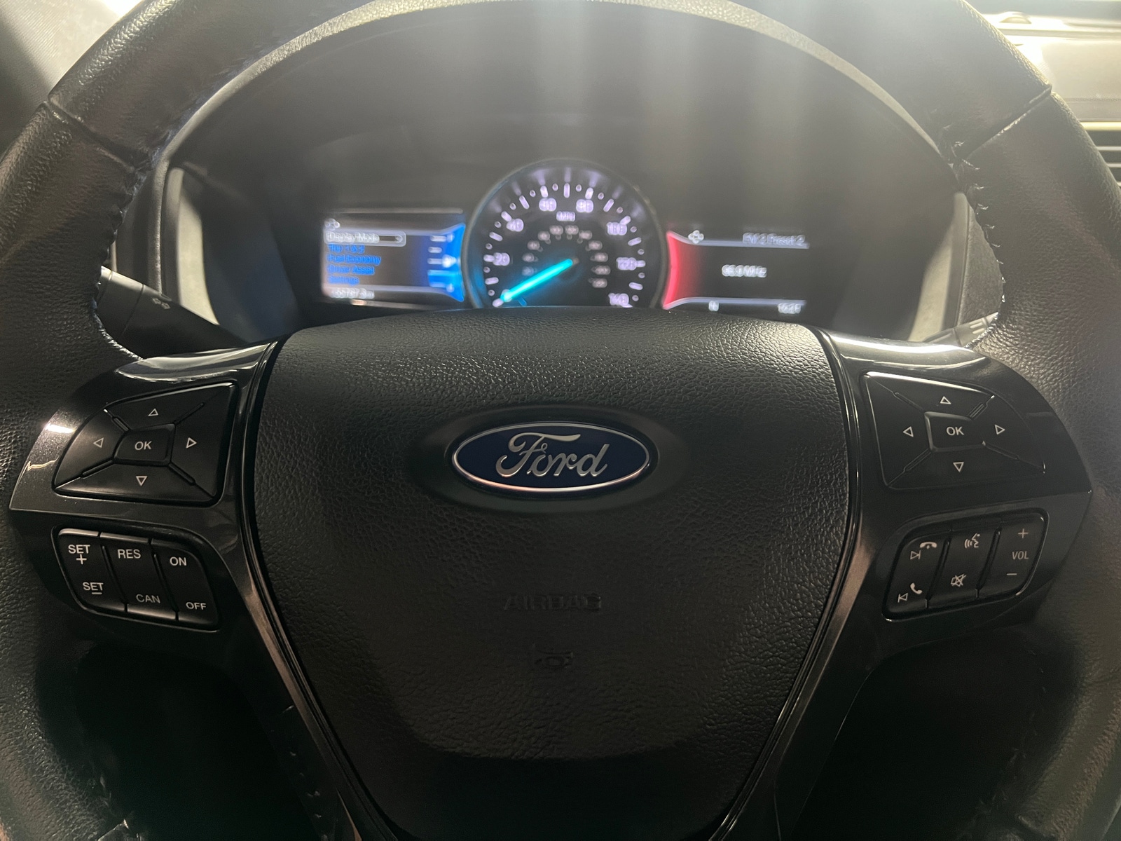 Thumbnail: 2019 Ford Explorer - 5