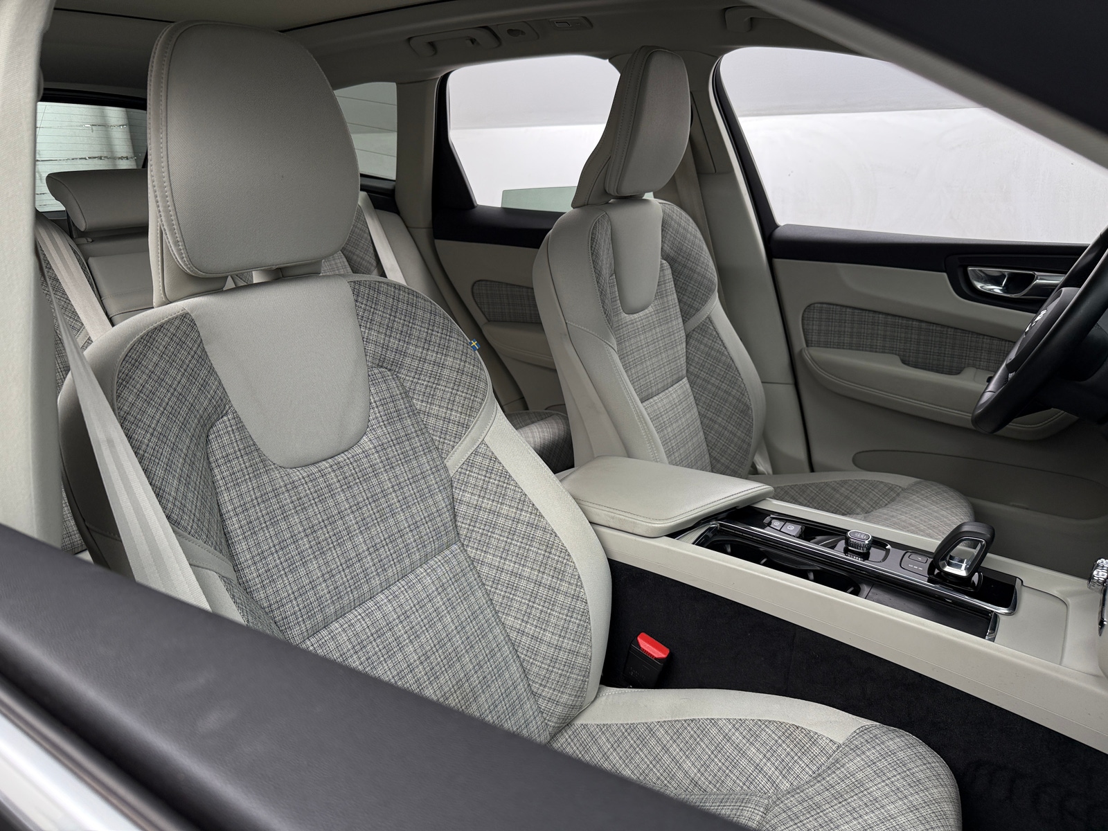 Thumbnail: 2022 Volvo XC60 - 2