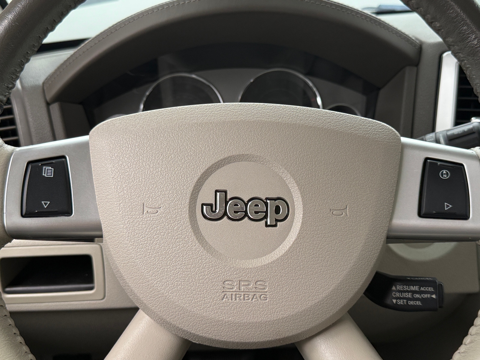 Thumbnail: 2010 Jeep Grand Cherokee - 4