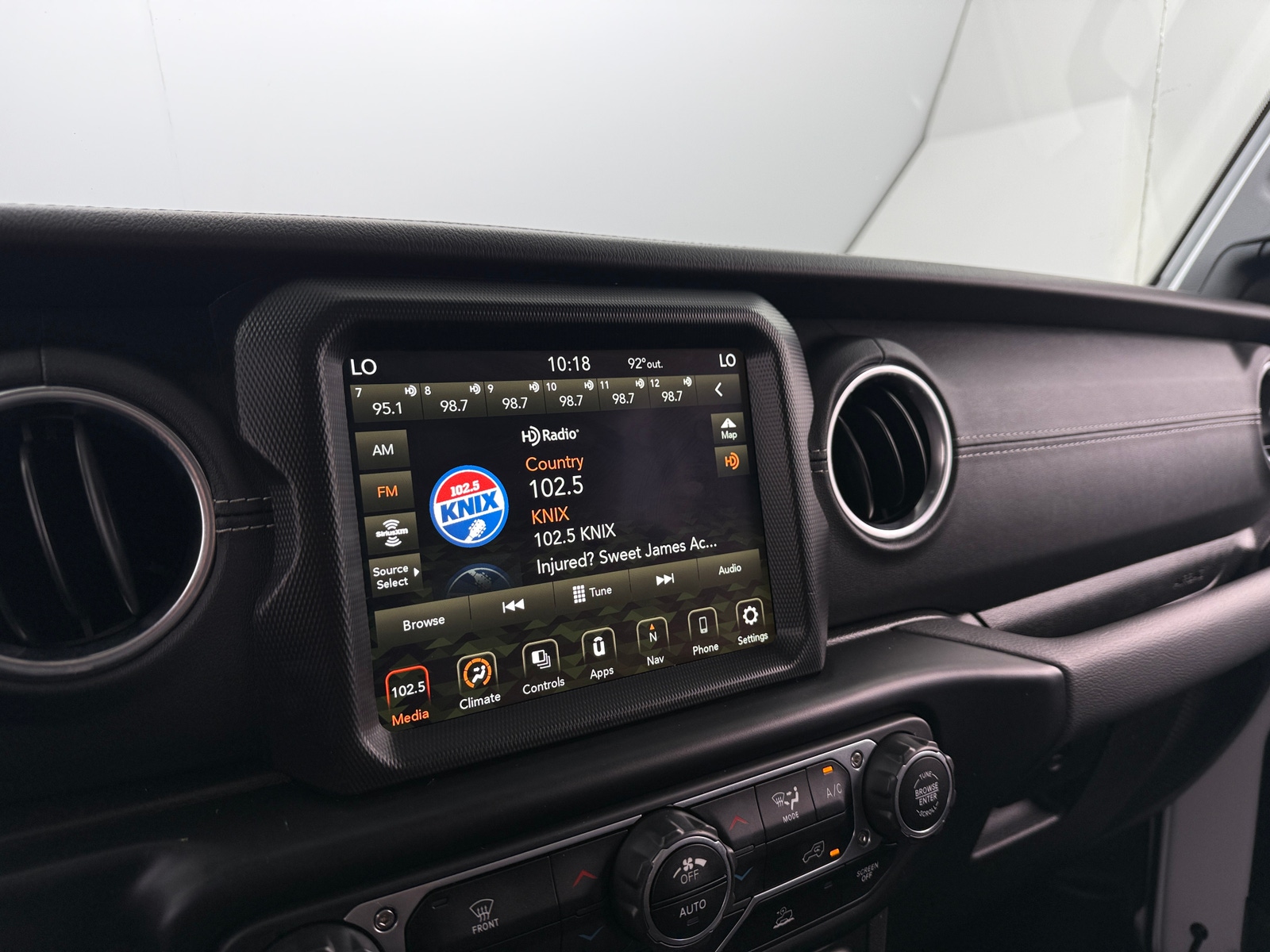 Thumbnail: 2022 Jeep Wrangler - 3