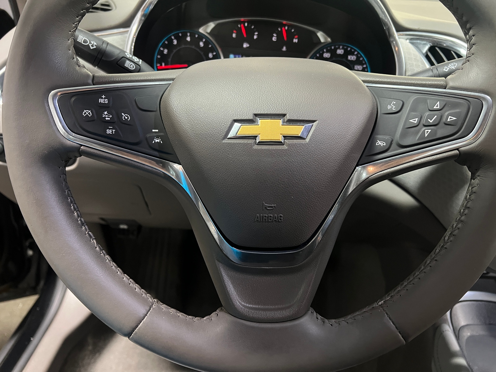Thumbnail: 2016 Chevrolet Malibu - 5