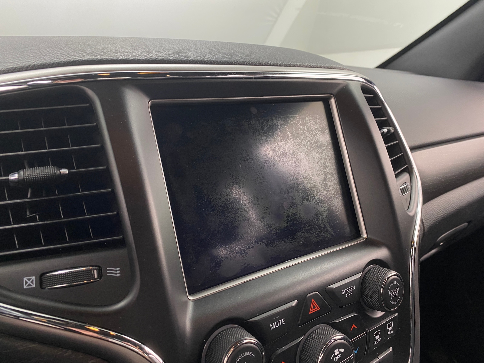 Thumbnail: 2018 Jeep Grand Cherokee - 3