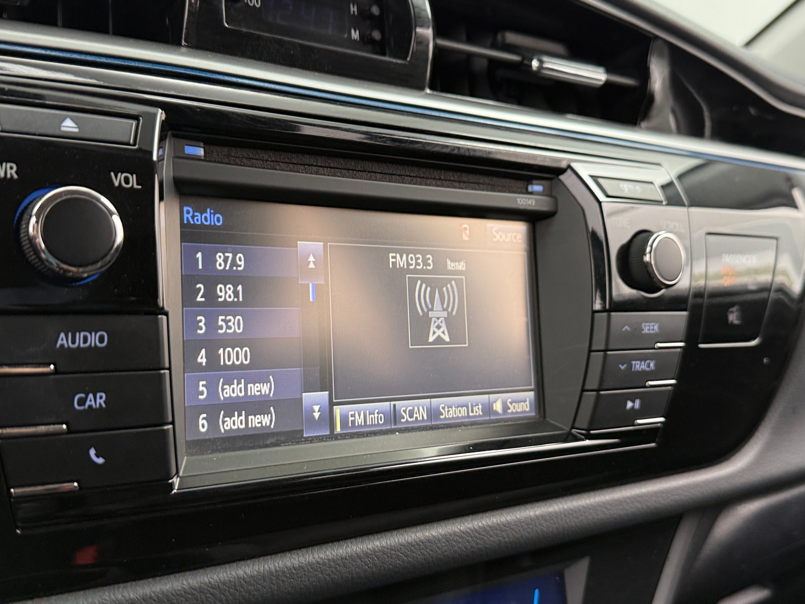 Thumbnail: 2015 Toyota Corolla - 4