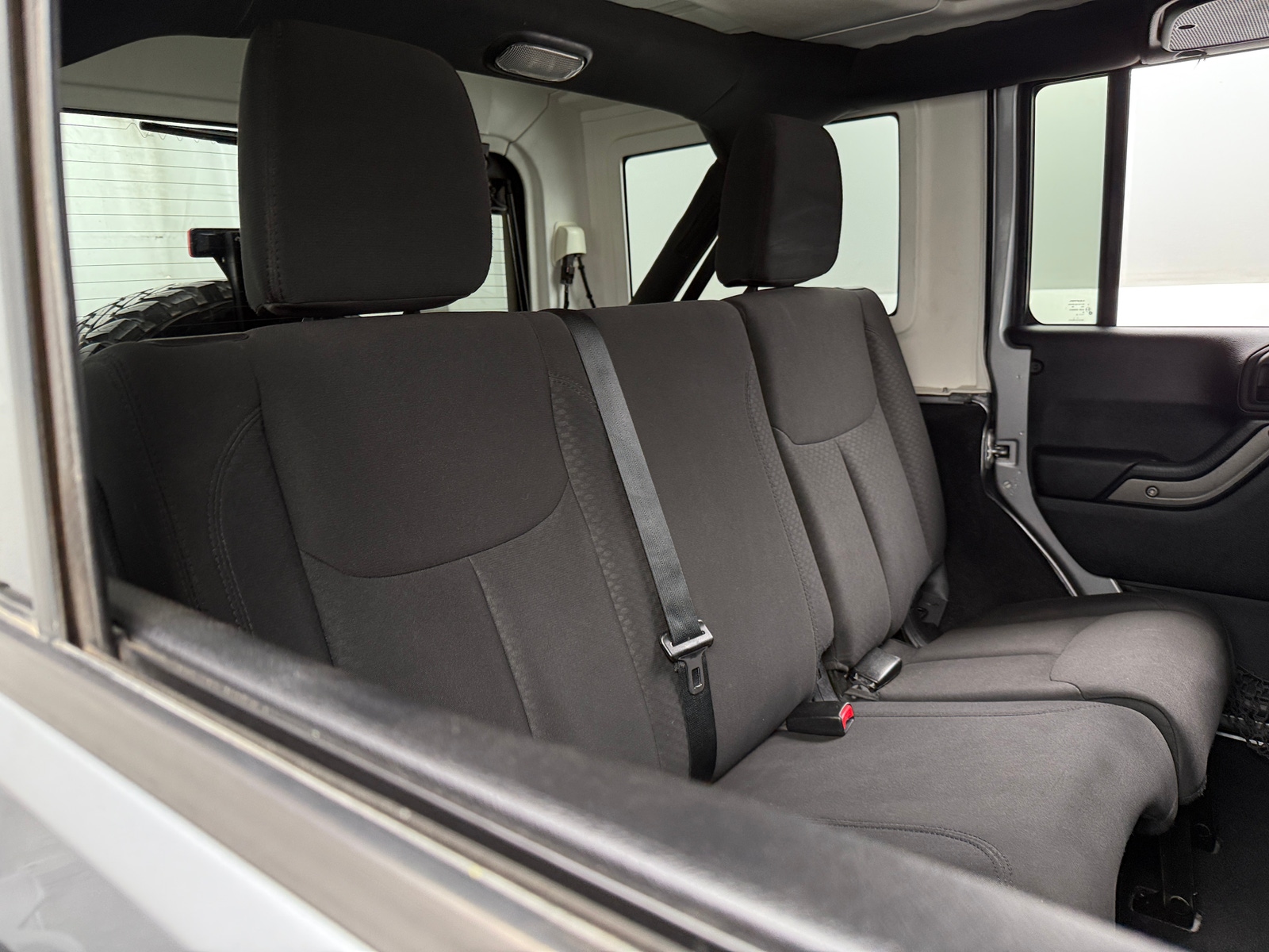 Thumbnail: 2015 Jeep Wrangler - 6