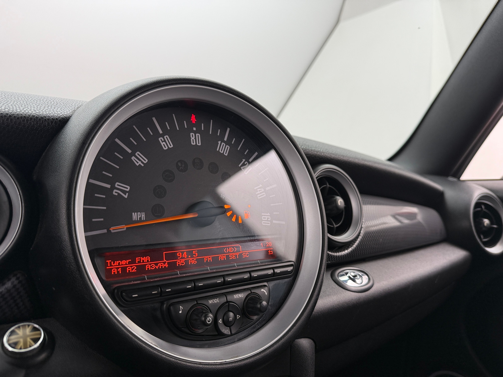 Thumbnail: 2015 MINI Cooper Convertible - 4