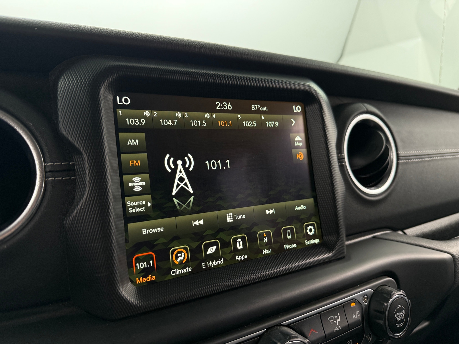 Thumbnail: 2022 Jeep Wrangler - 3
