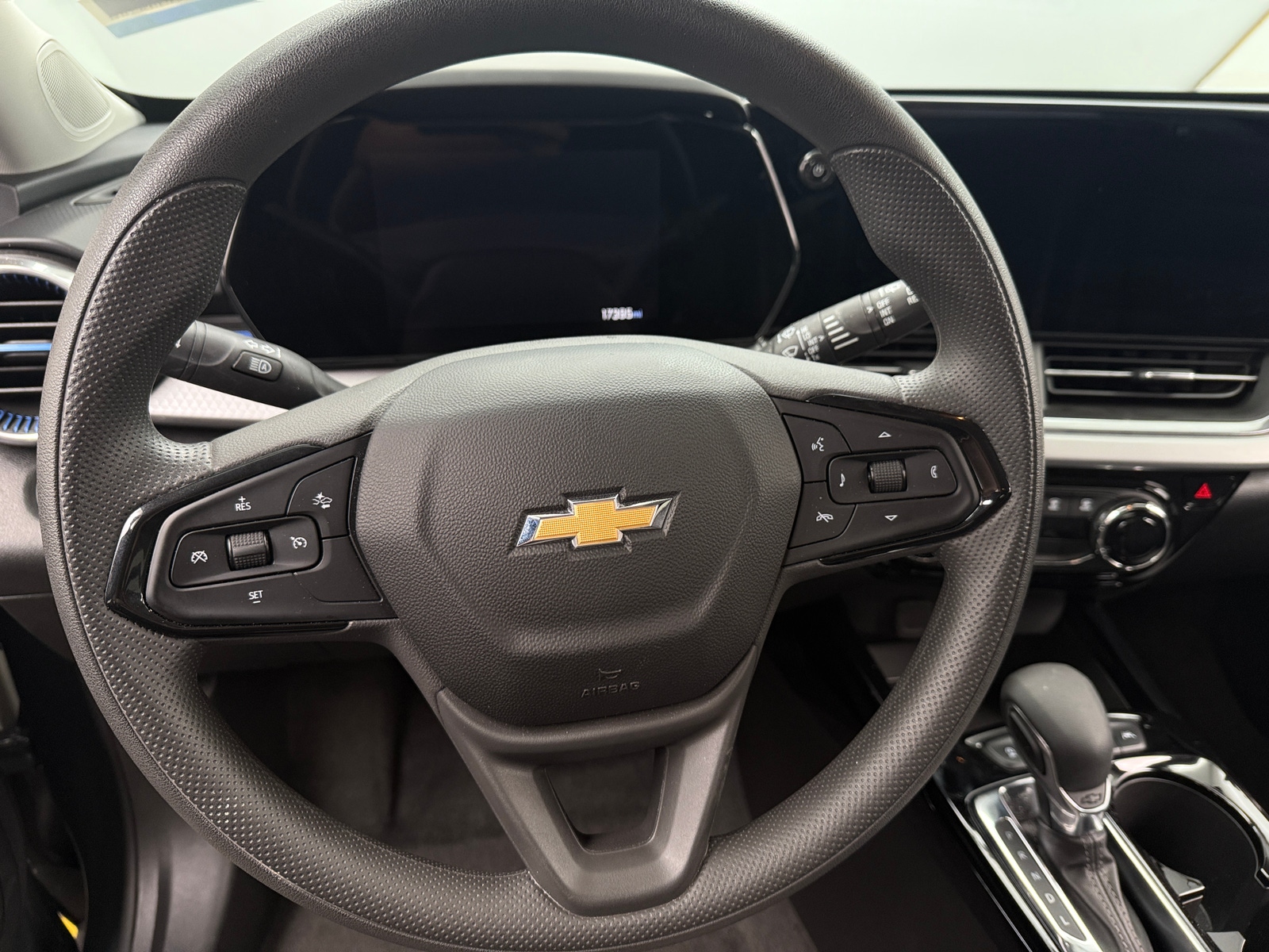 Thumbnail: 2025 Chevrolet Trax - 5