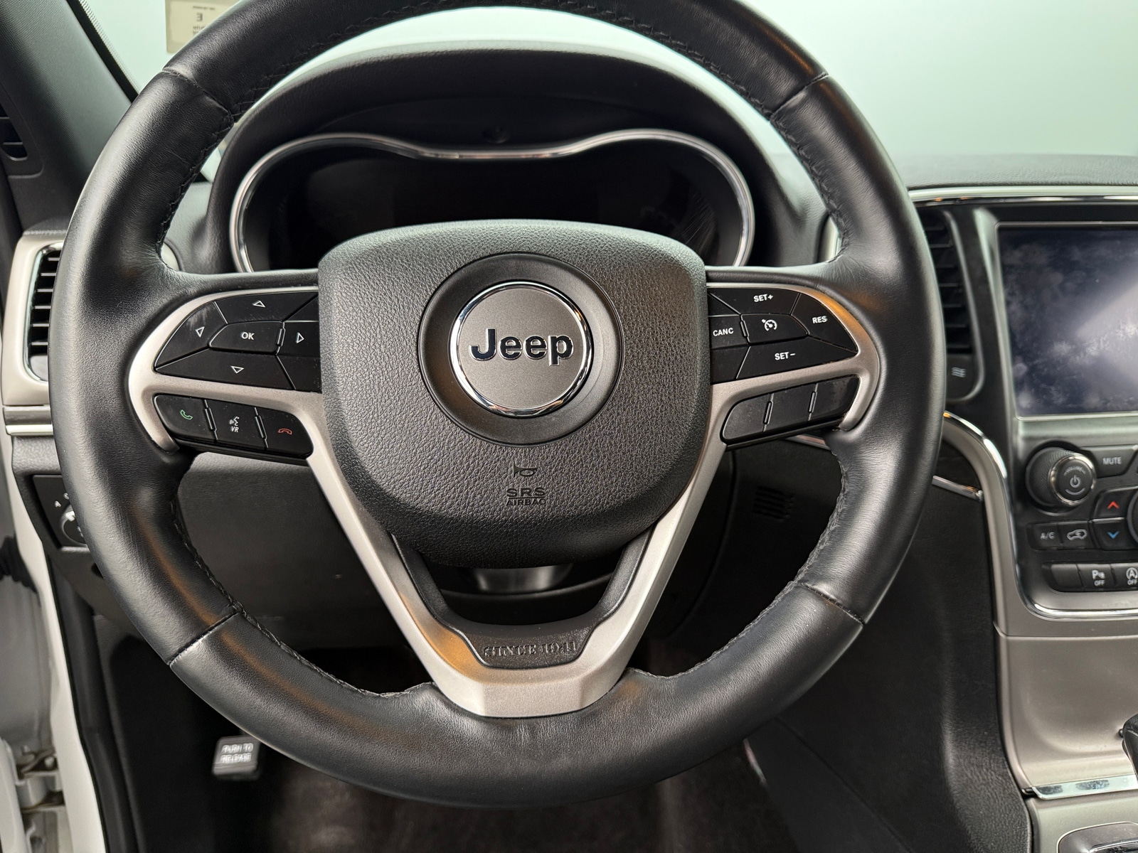 Thumbnail: 2018 Jeep Grand Cherokee - 4