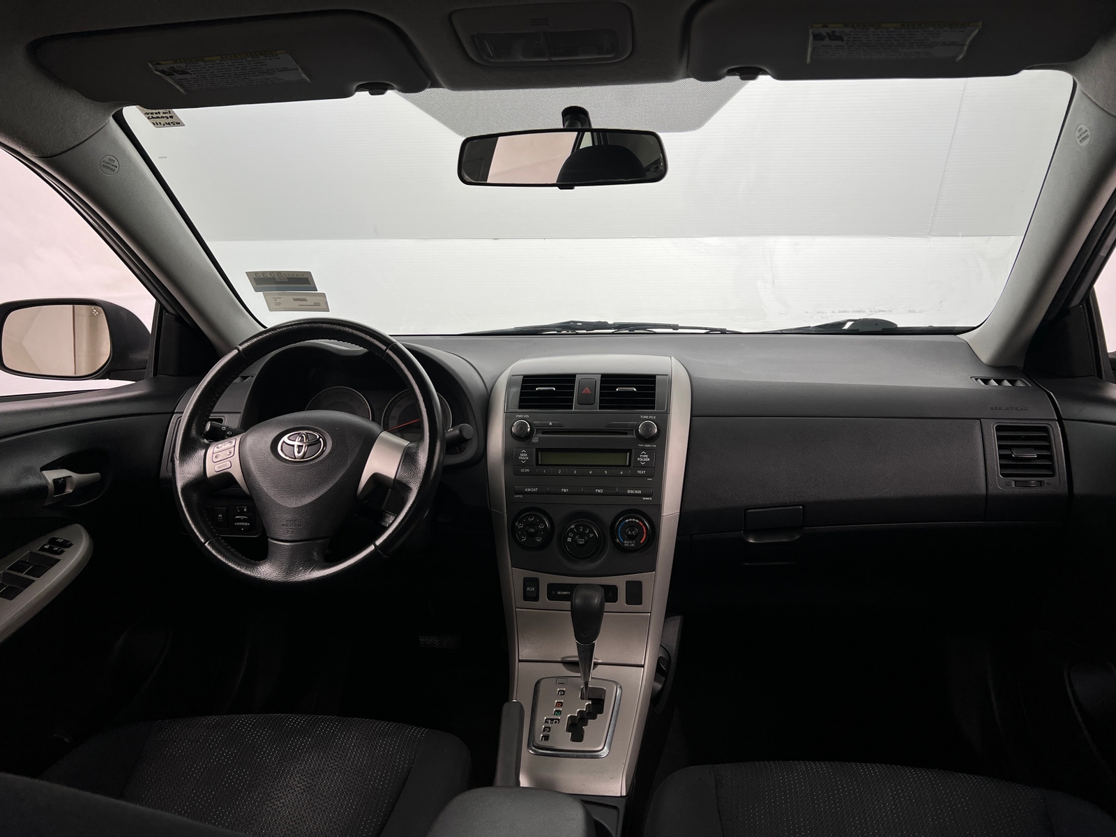 Thumbnail: 2010 Toyota Corolla - 3