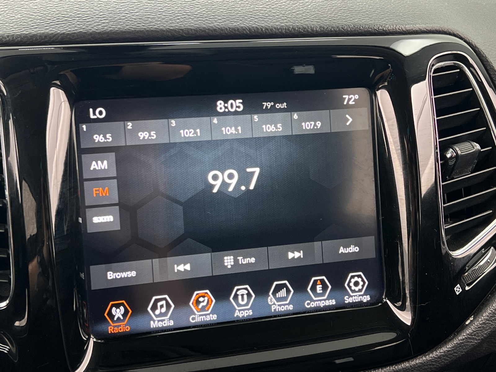 Thumbnail: 2018 Jeep Compass - 3