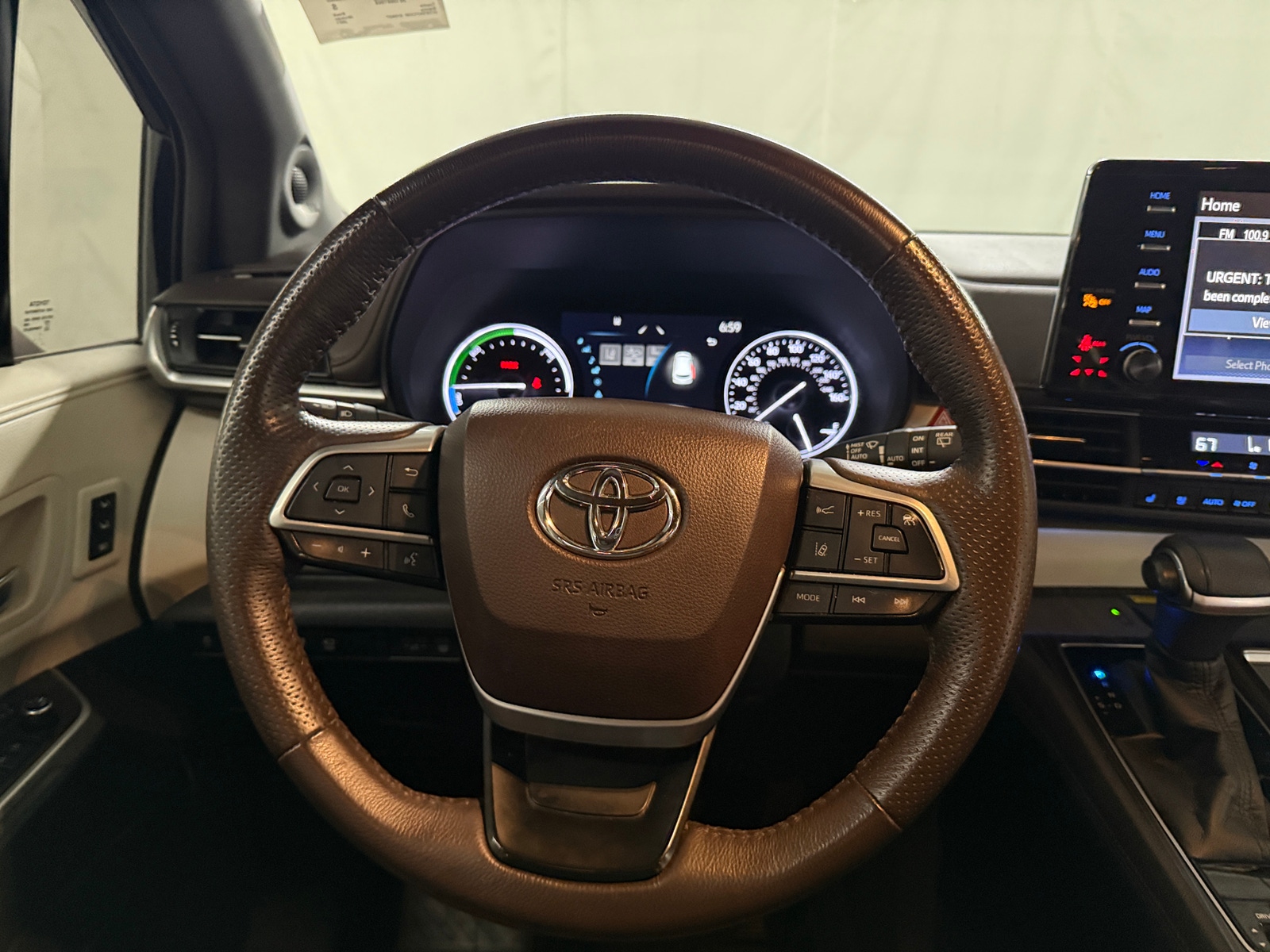 Thumbnail: 2021 Toyota Sienna - 4