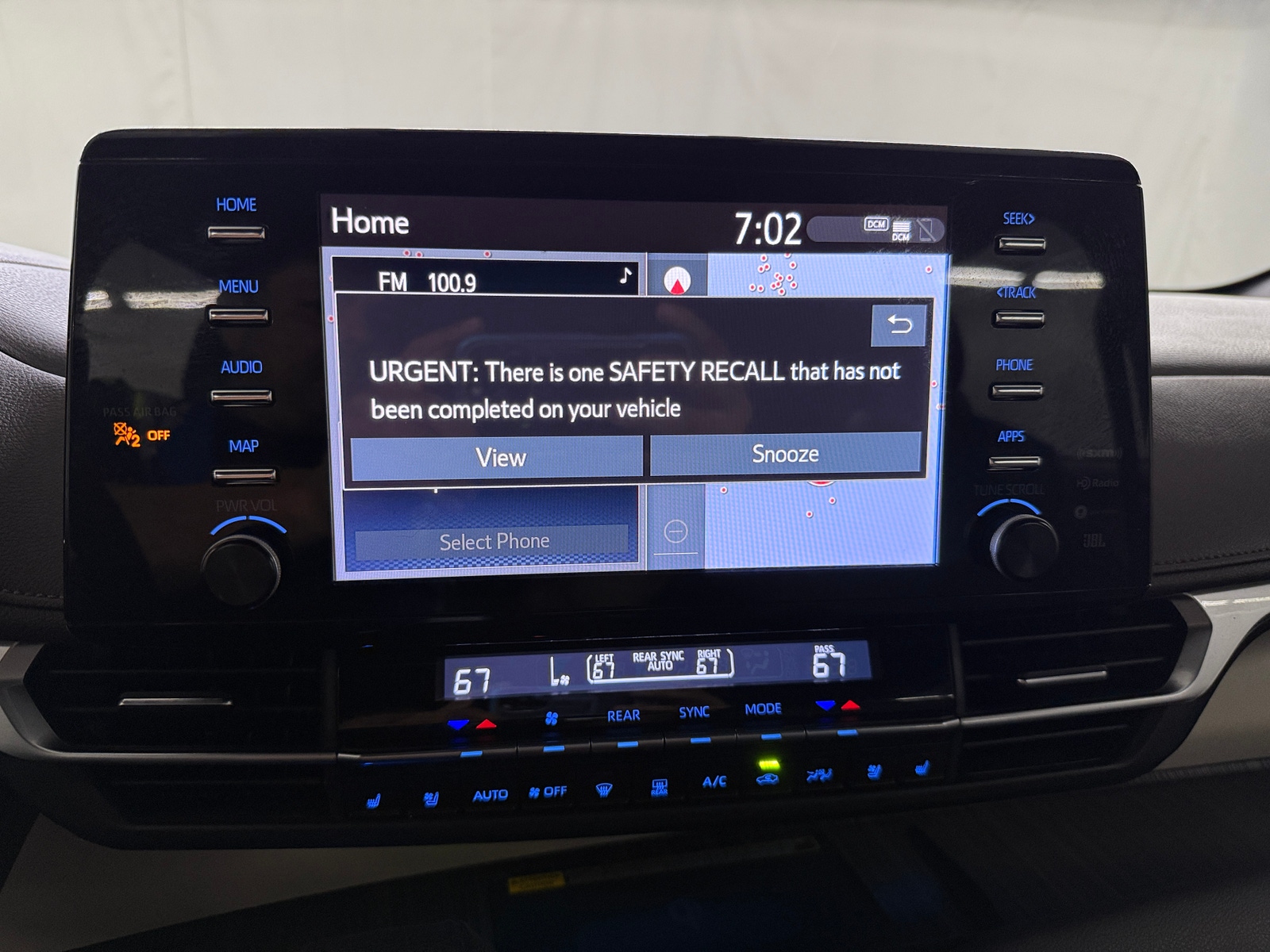 Thumbnail: 2021 Toyota Sienna - 3