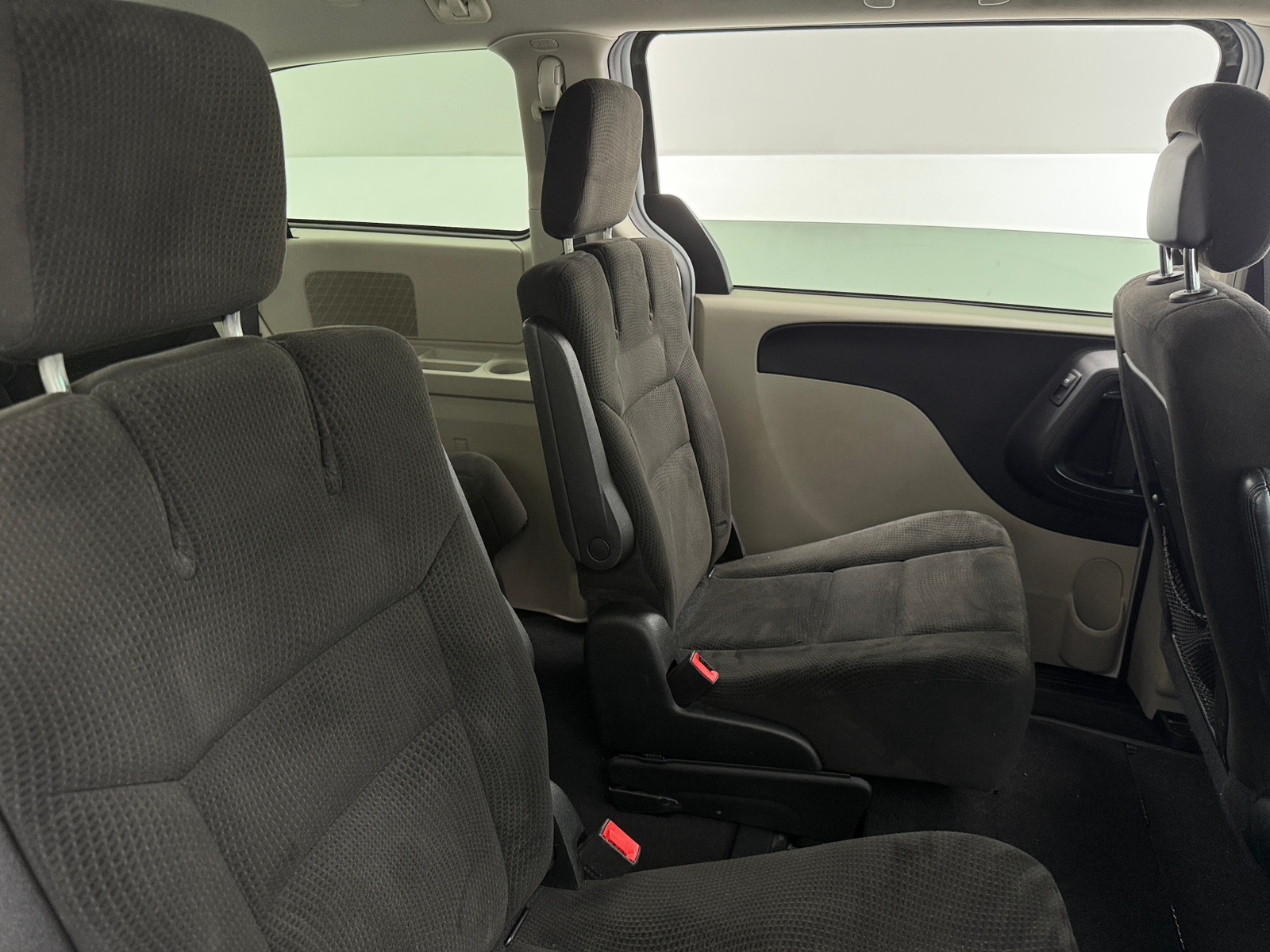 Thumbnail: 2016 Dodge Grand Caravan - 6