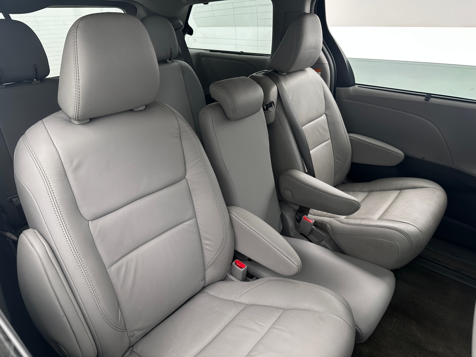 Thumbnail: 2019 Toyota Sienna - 5