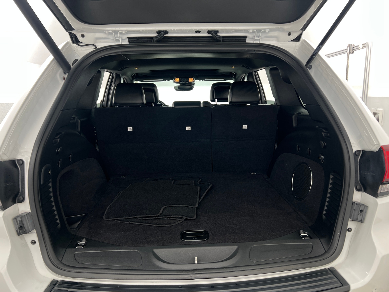 Thumbnail: 2020 Jeep Grand Cherokee - 7