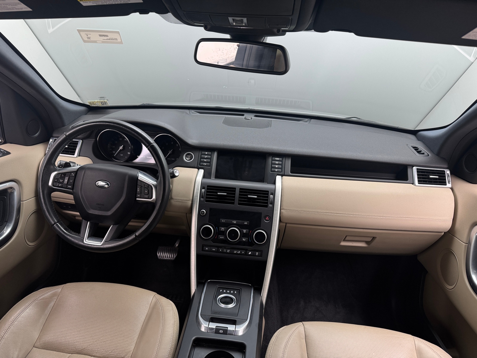 Thumbnail: 2016 Land Rover Discovery Sport - 2