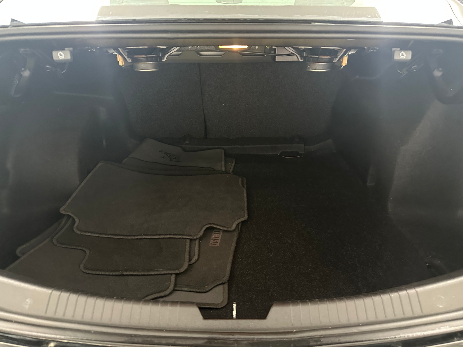 Thumbnail: 2016 Chevrolet Malibu - 6