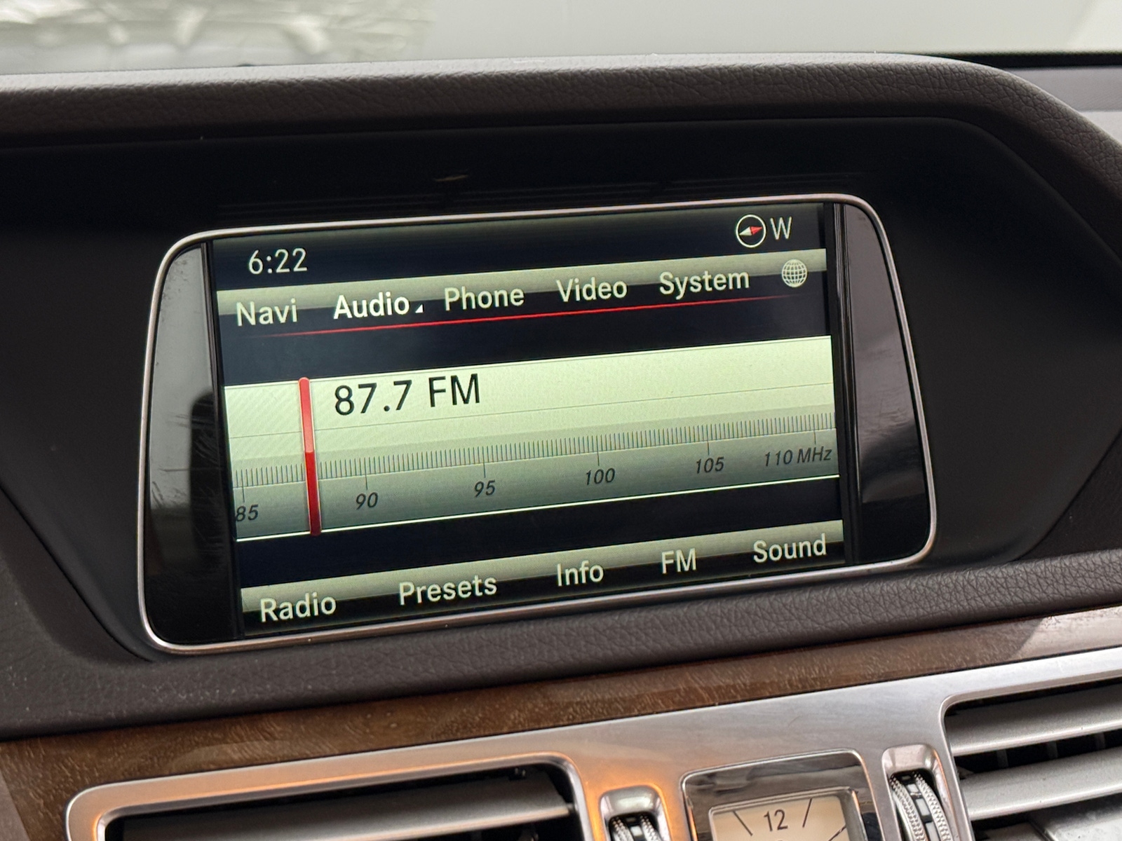 Thumbnail: 2014 Mercedes-Benz E-Class - 3