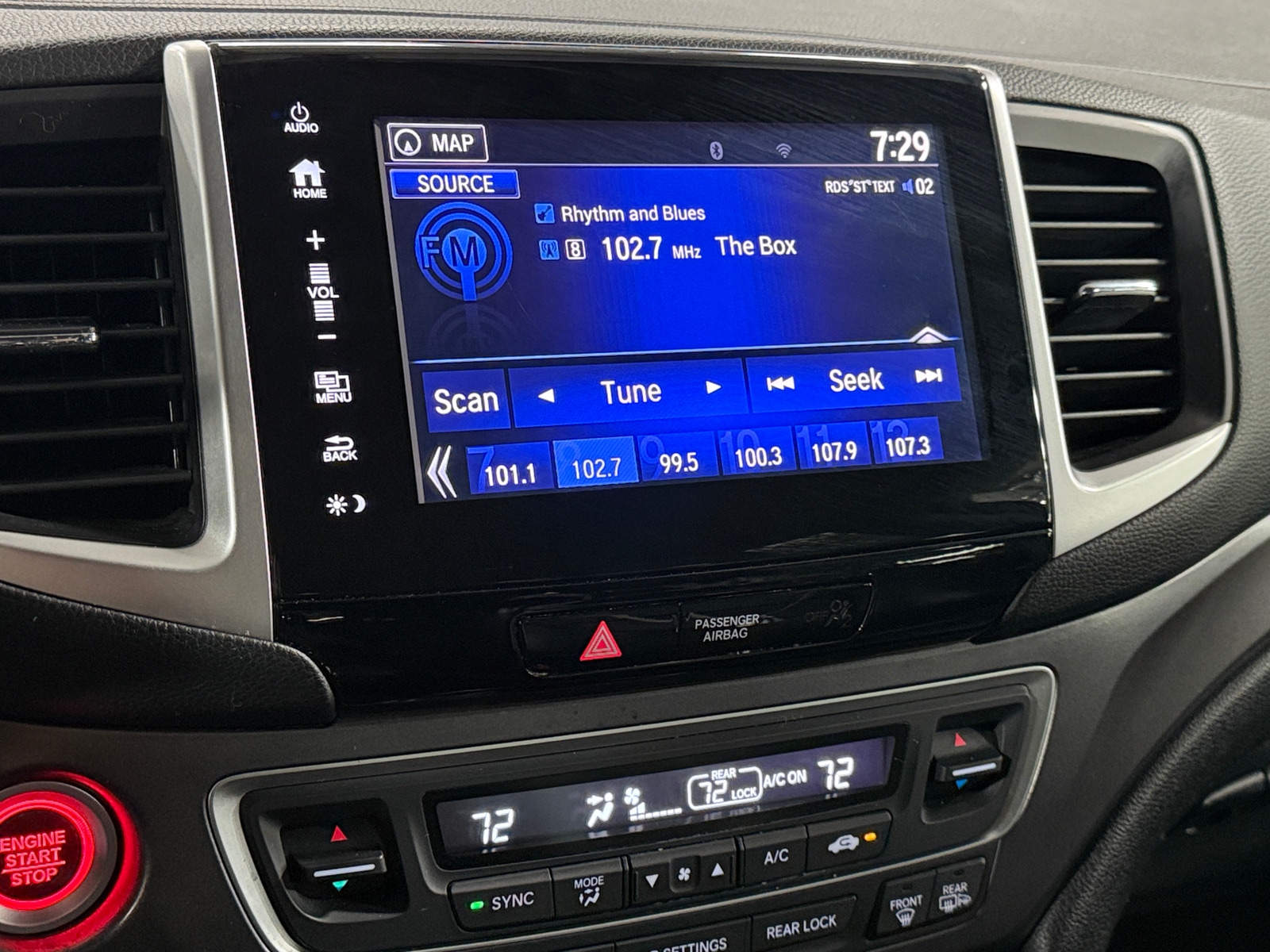 Thumbnail: 2017 Honda Pilot - 3